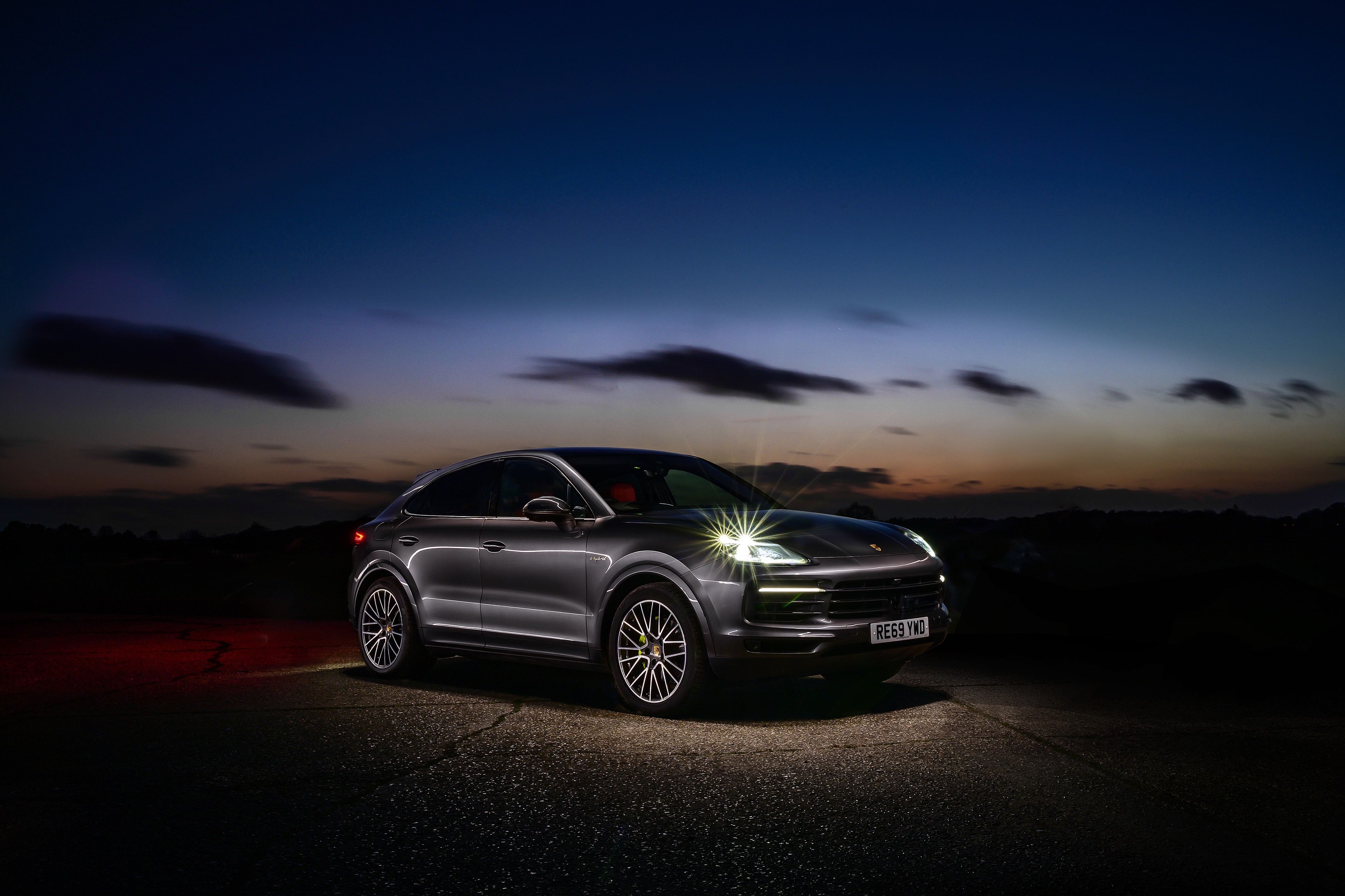 4K Porsche 2019-20 Cayenne E-Hybrid Coupe HD Wallpaper