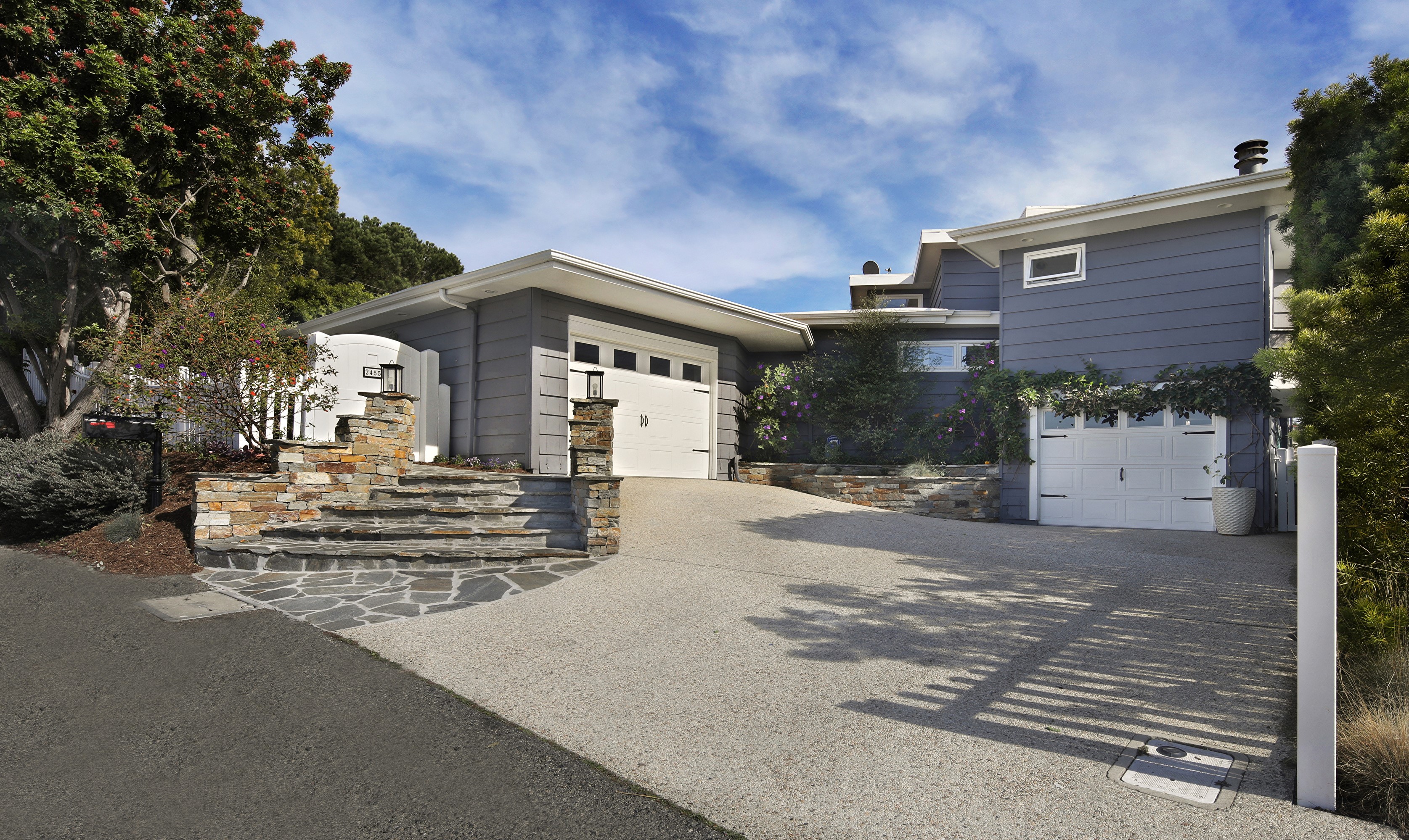 Modern house with garage and stone stairs in Laguna Beach, USA HD Wallpaper