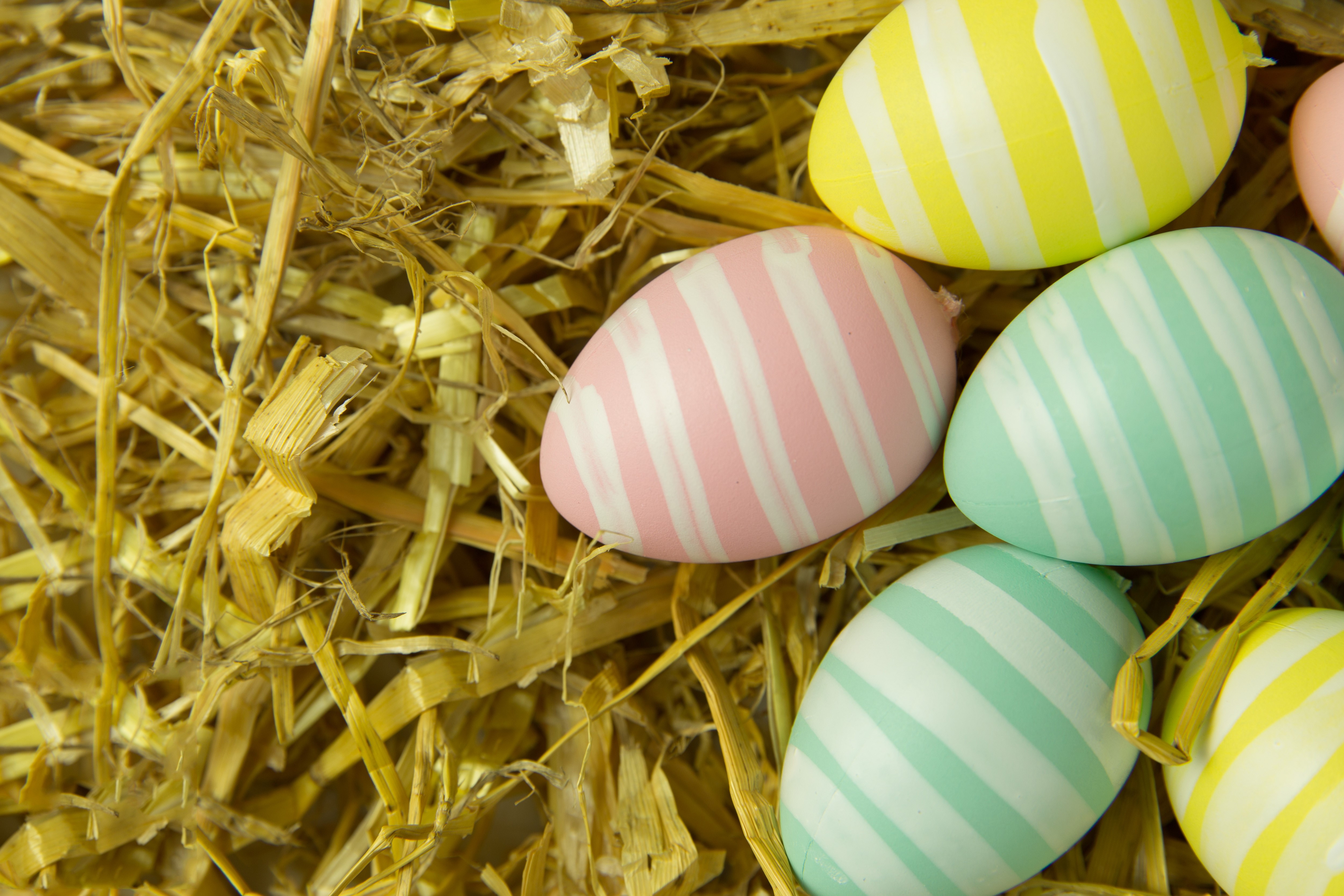 Easter Eggs with Stripes on Straw HD Wallpaper