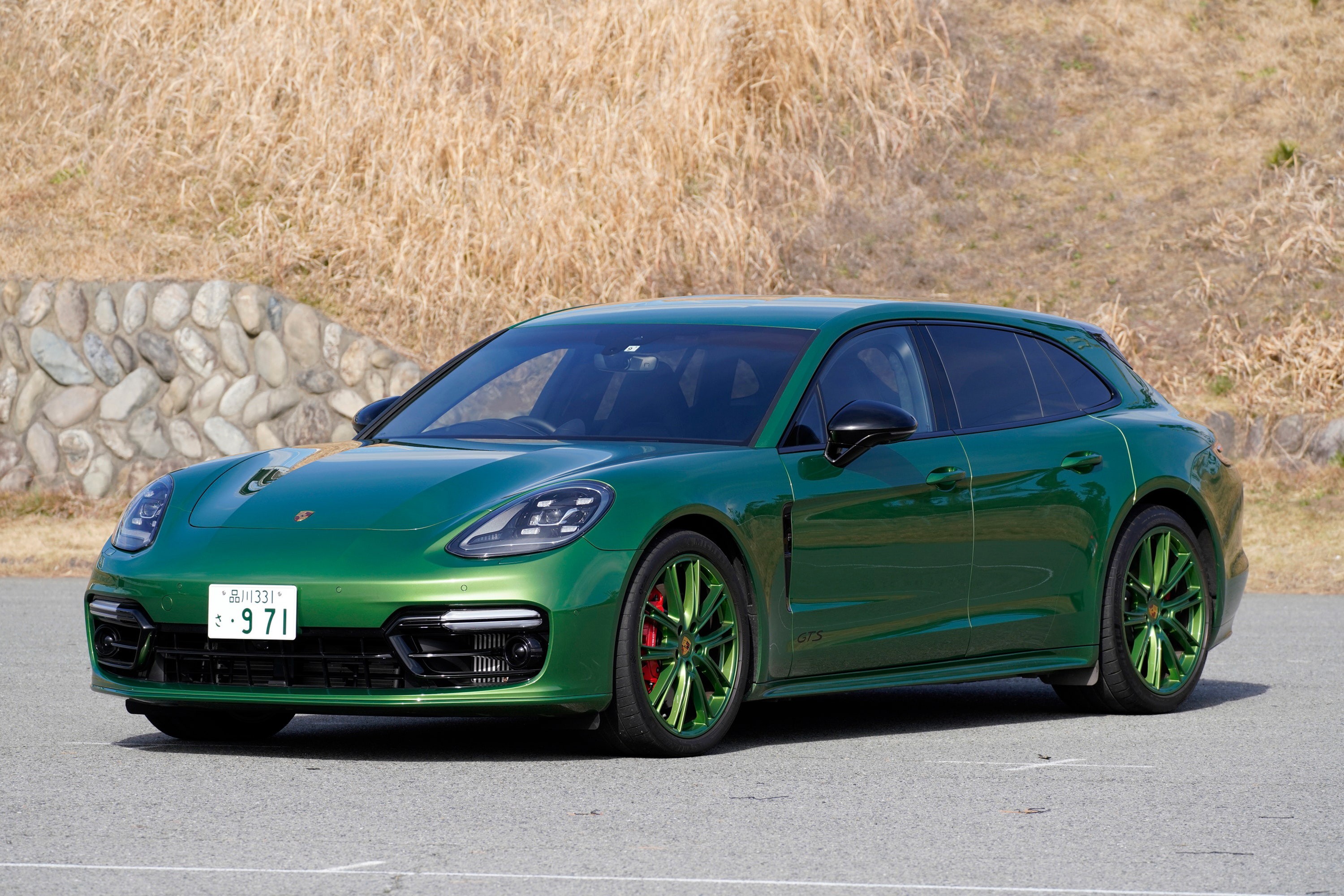 Green Porsche Panamera GTS Sport Turismo HD Wallpaper