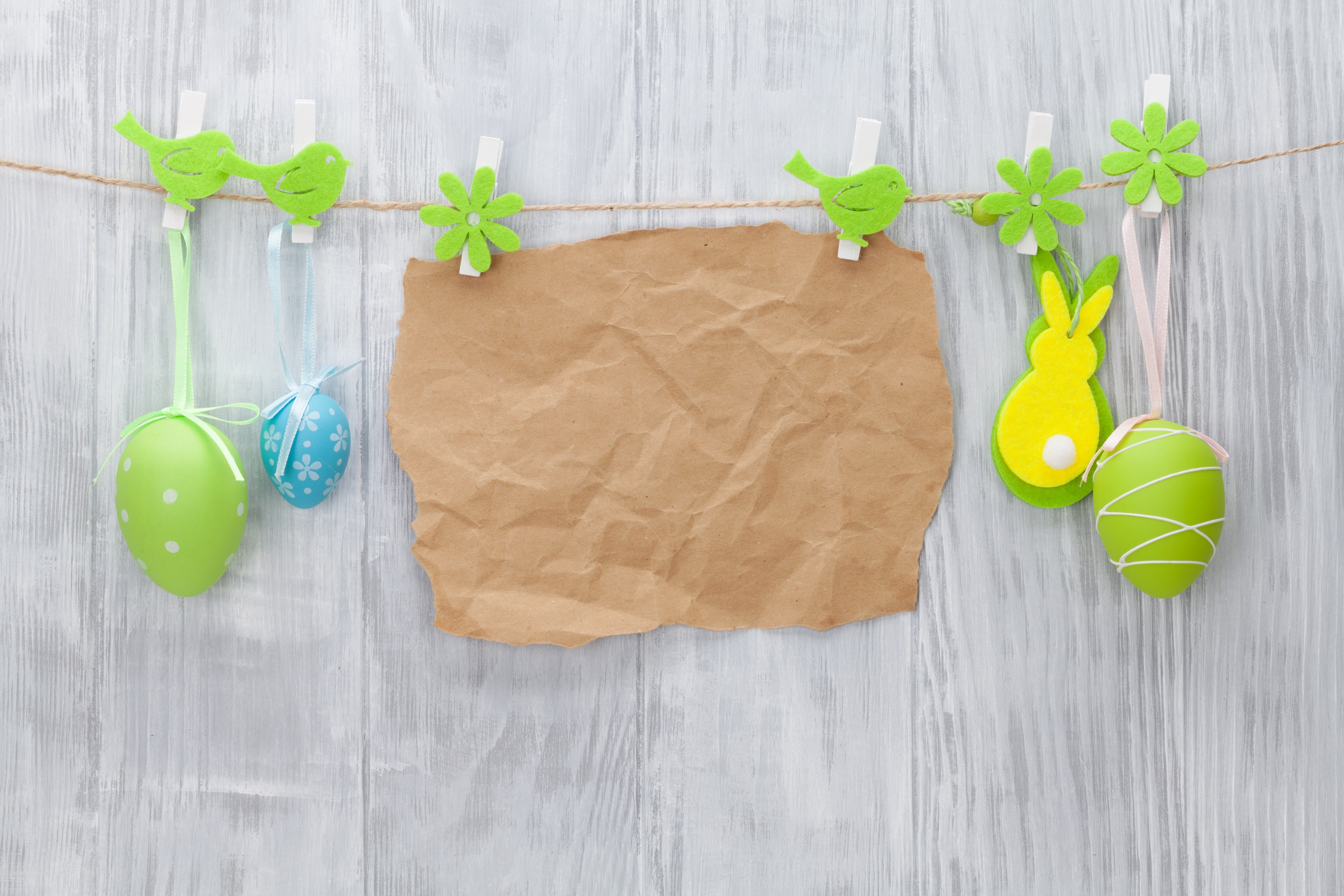 Easter eggs and bunny decorations on a clothesline HD Wallpaper