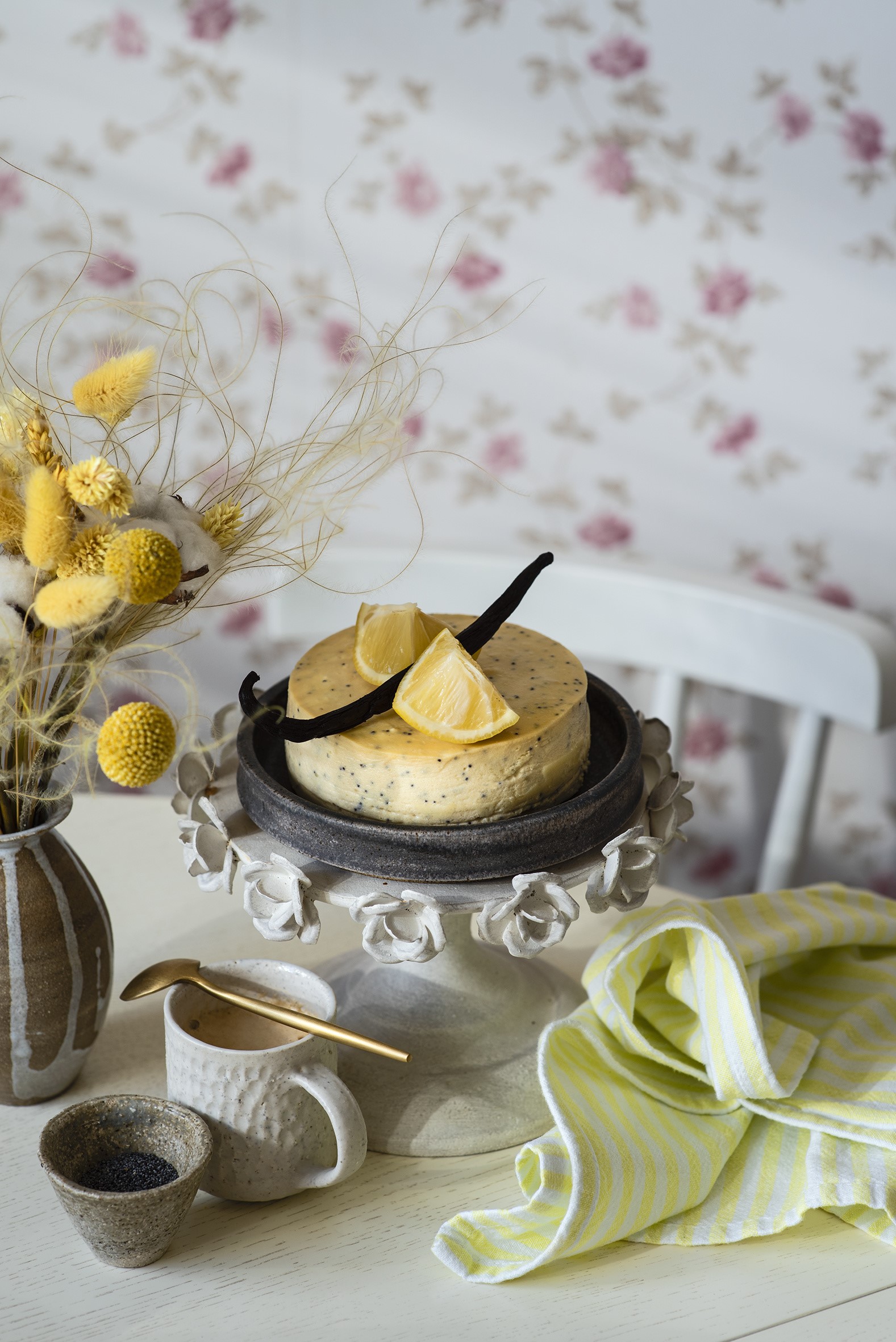 Poppy seed cake with lemon and vanilla bean HD Phone Wallpaper