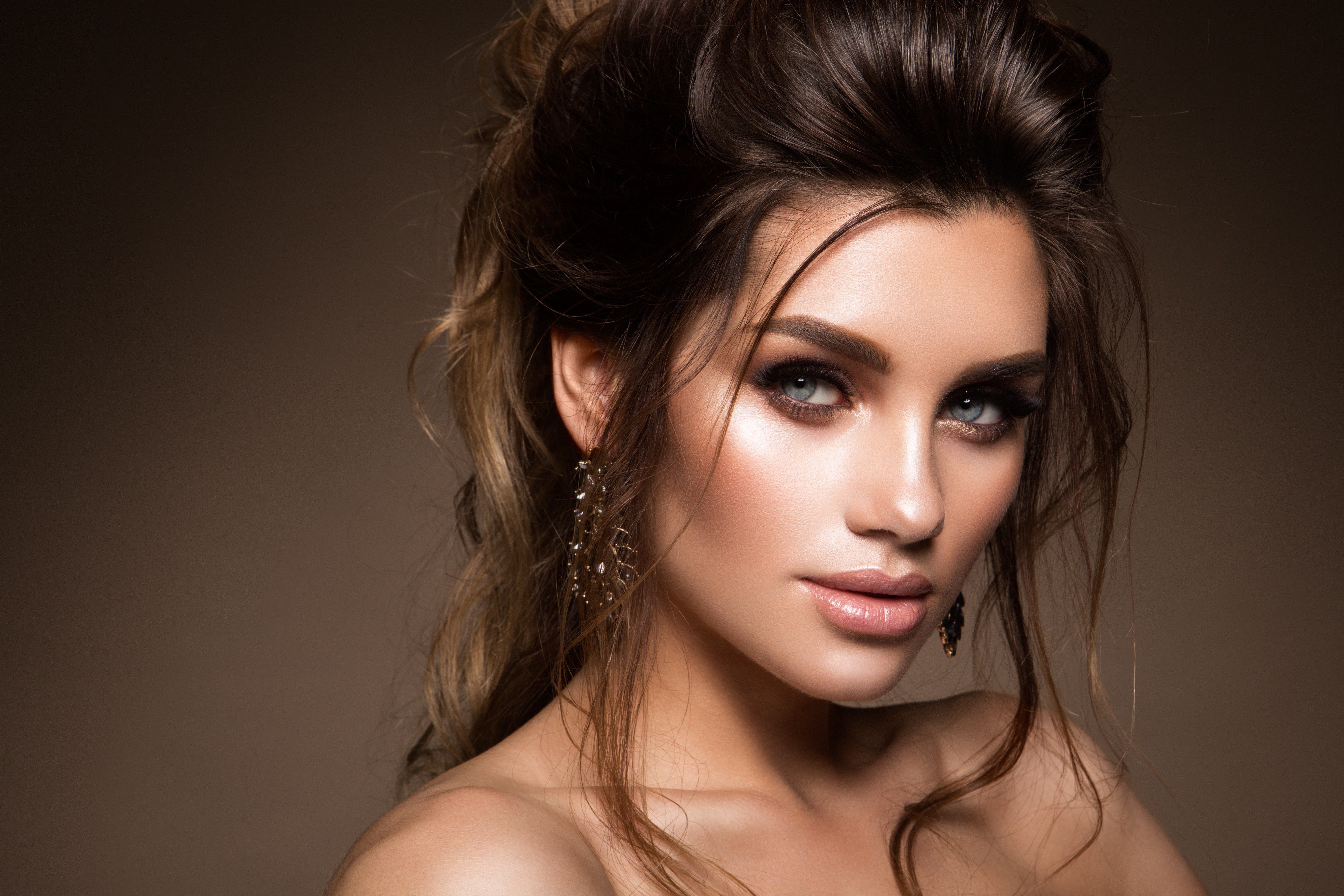 Model Korabkova with makeup and hairstyle HD Wallpaper