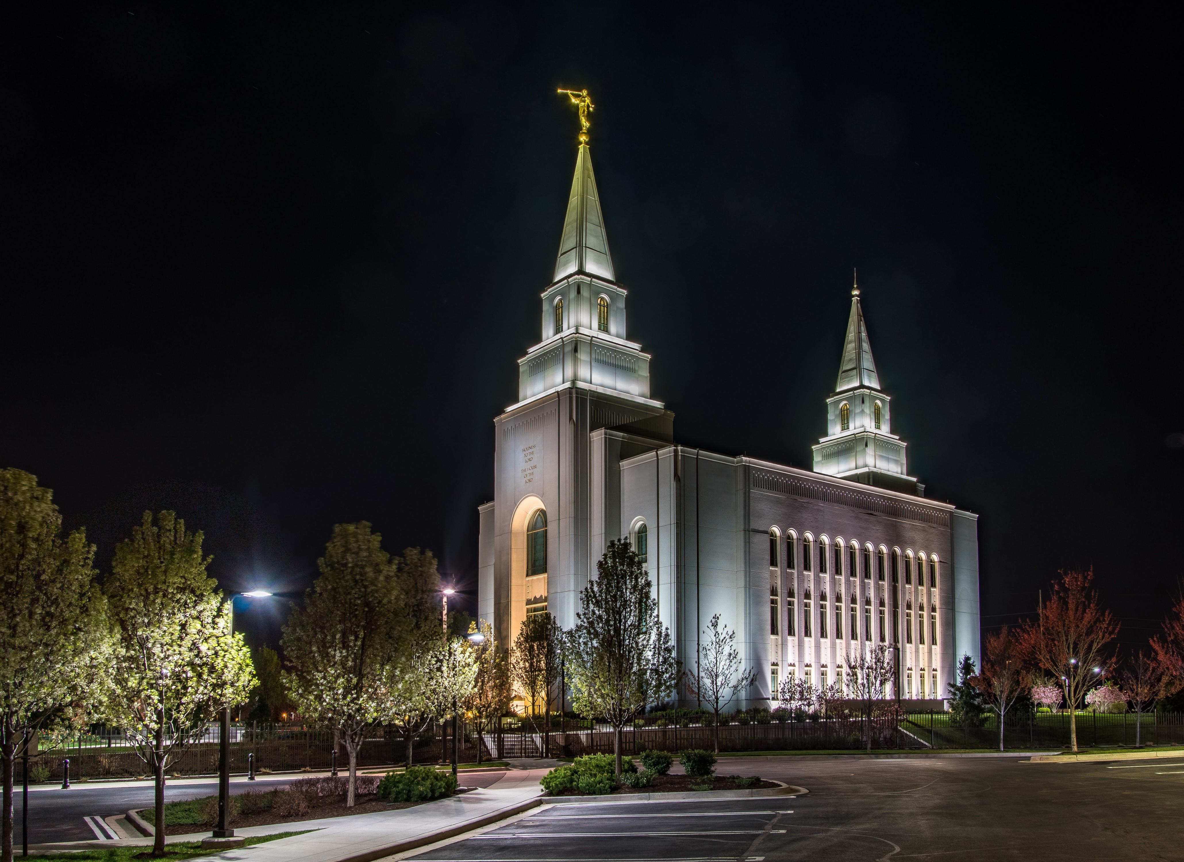 Kansas City Temple at Night HD Wallpaper