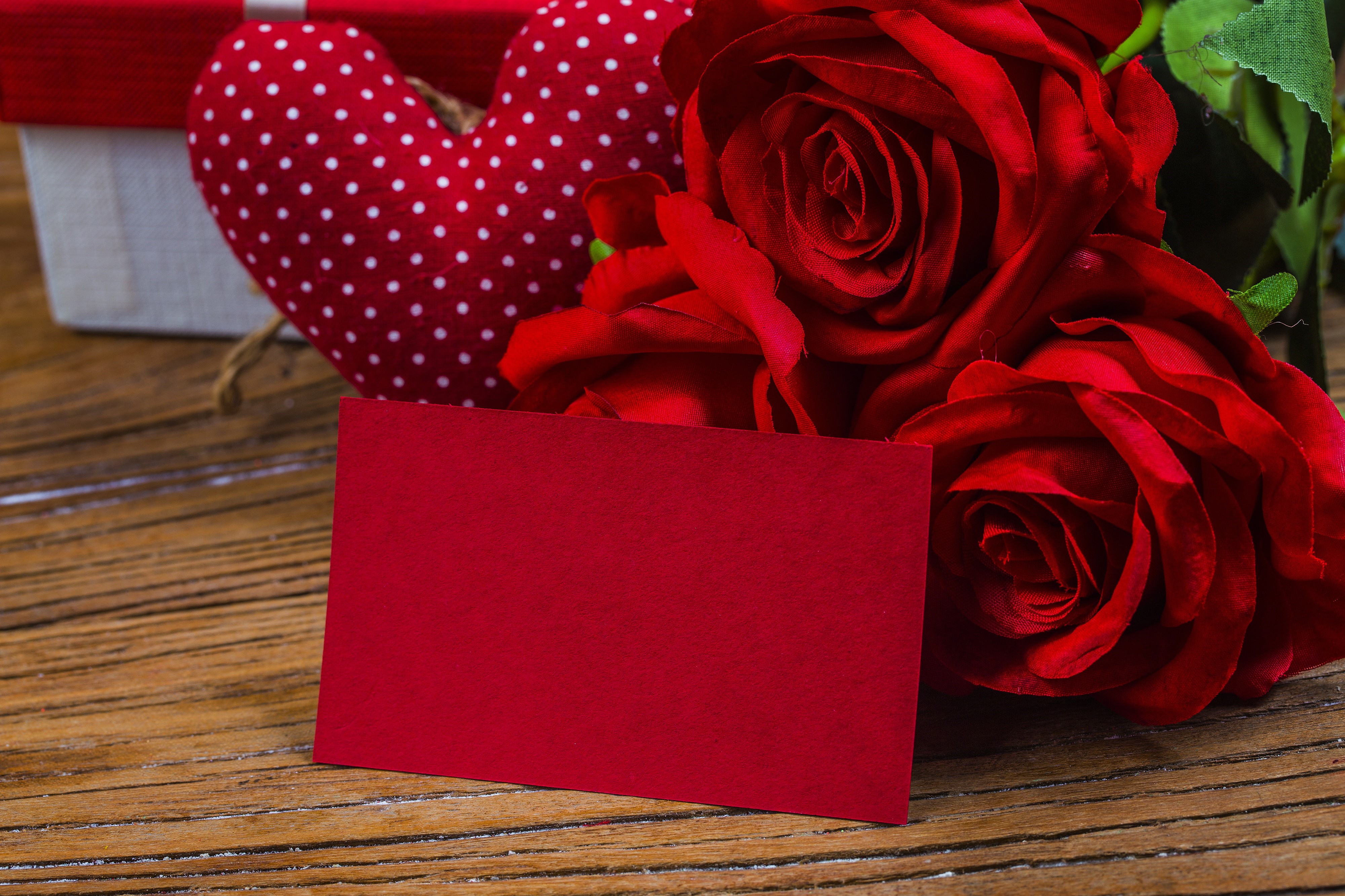 Valentine's Day Roses and Heart Template HD Wallpaper