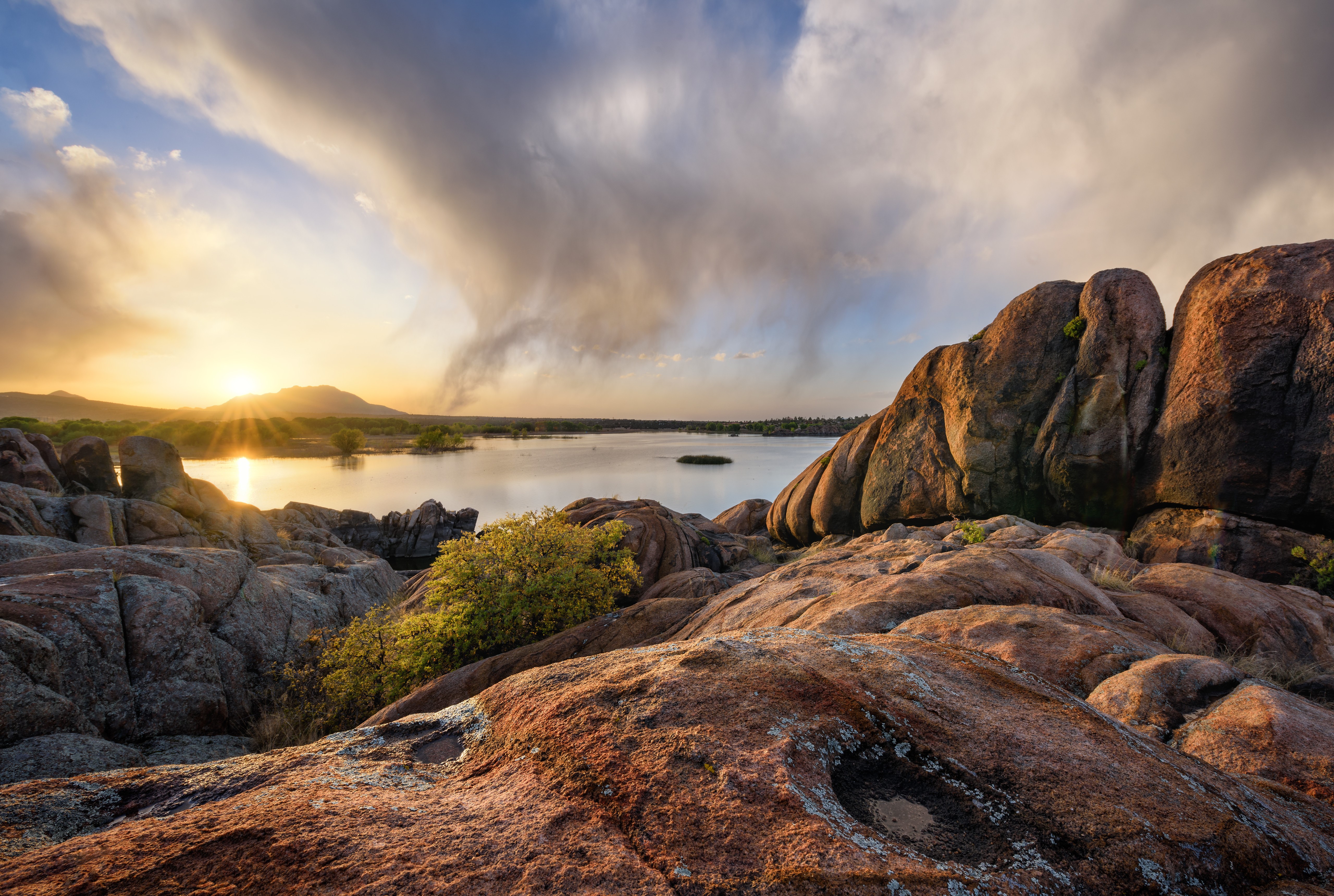 Granite Dells at Willow Lake, Prescott, Arizona at Sunset HD Wallpaper