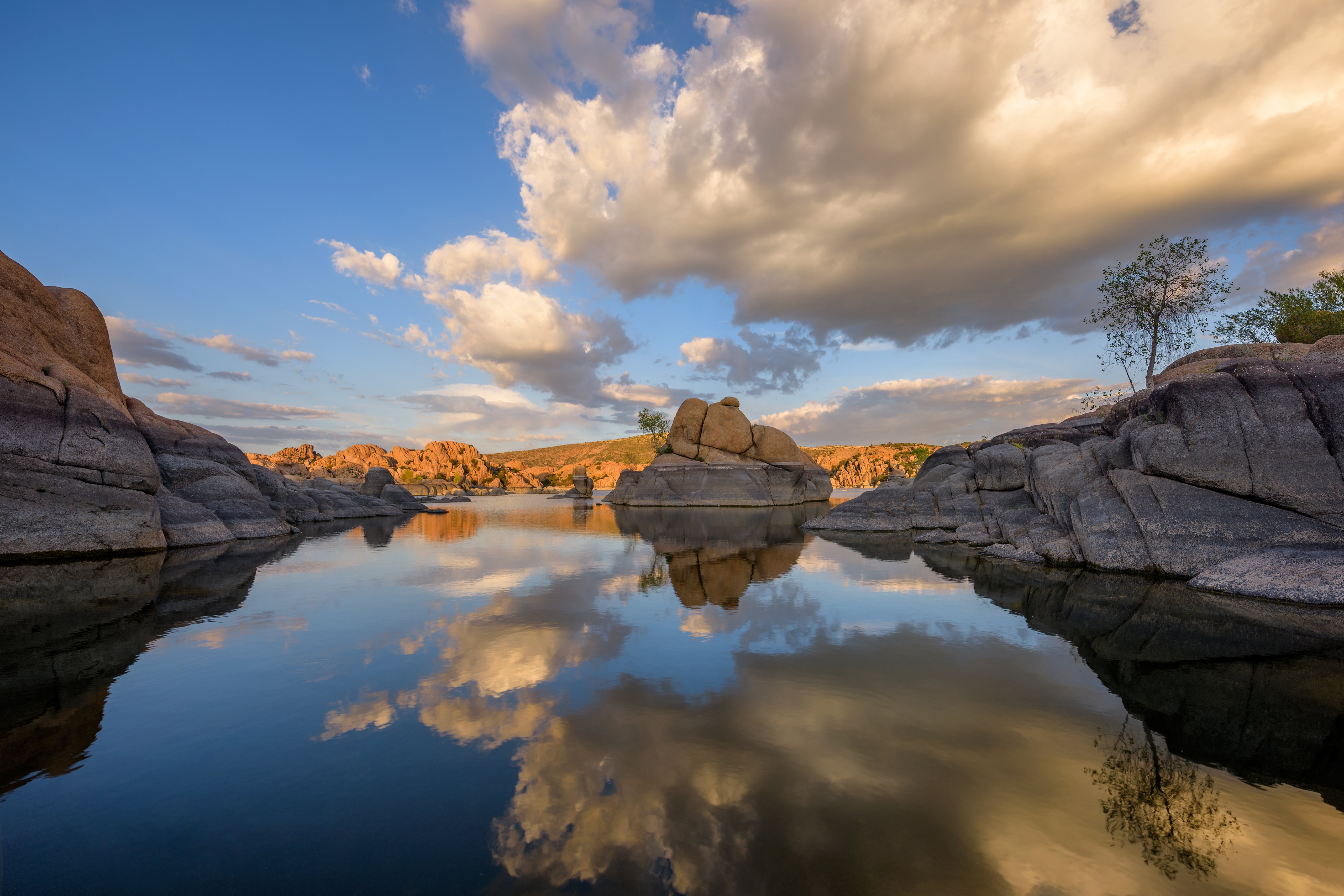 Watson Lake, Prescott, Arizona with Rock Formations and Clouds HD Wallpaper