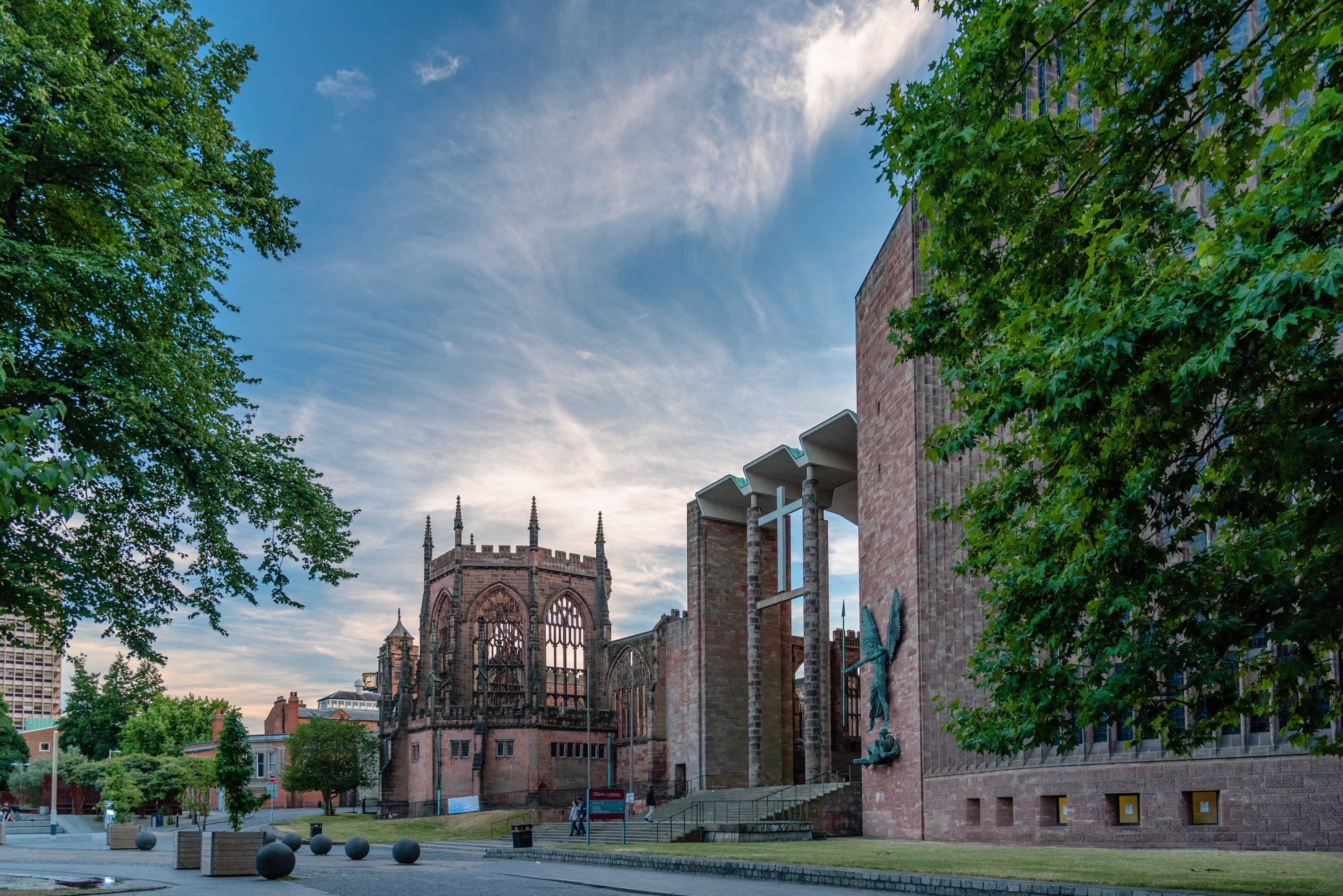 Coventry Cathedral ruins and modern cathedral HD Wallpaper