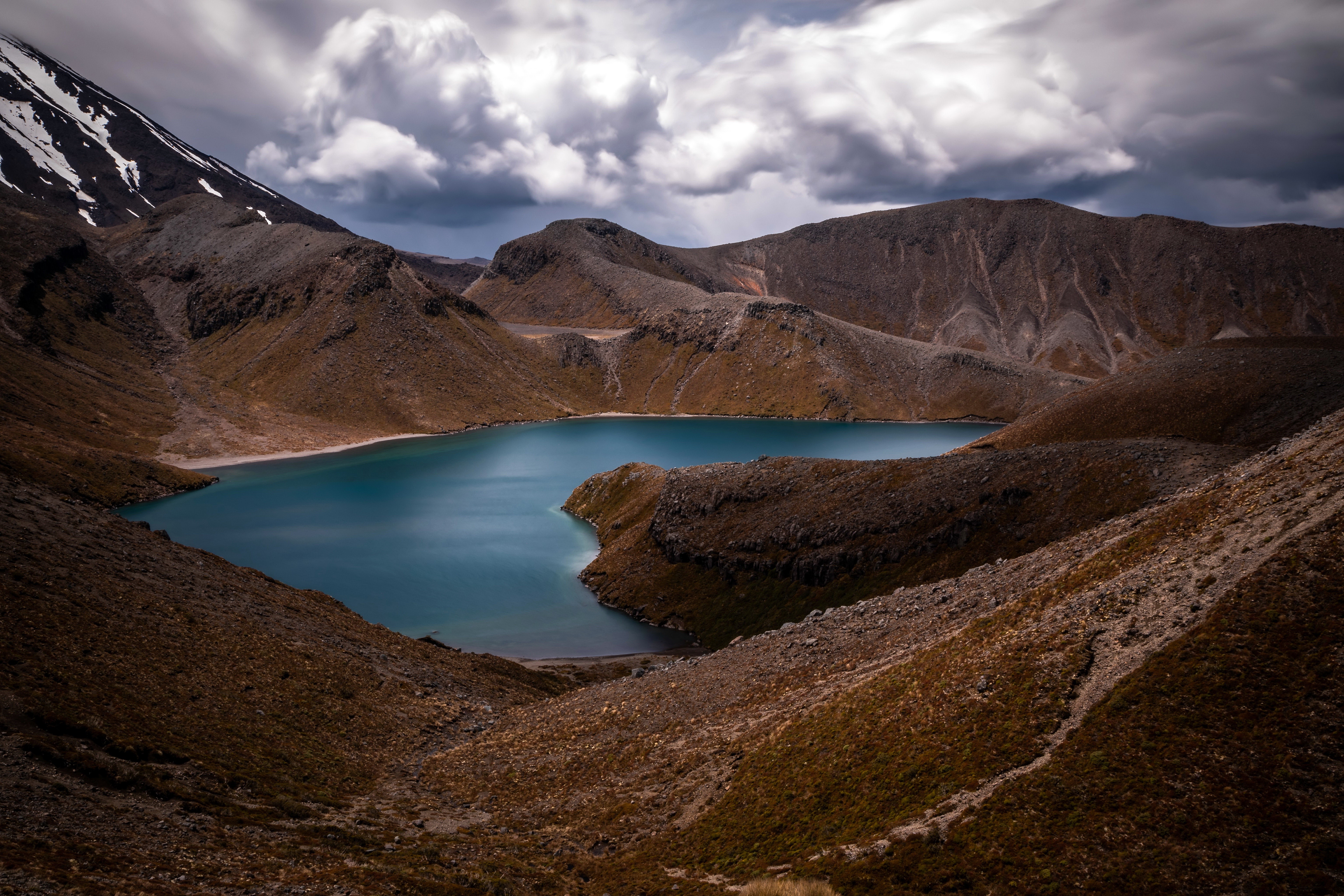 Upper Tama Lake, New Zealand Mountains and Clouds HD Wallpaper