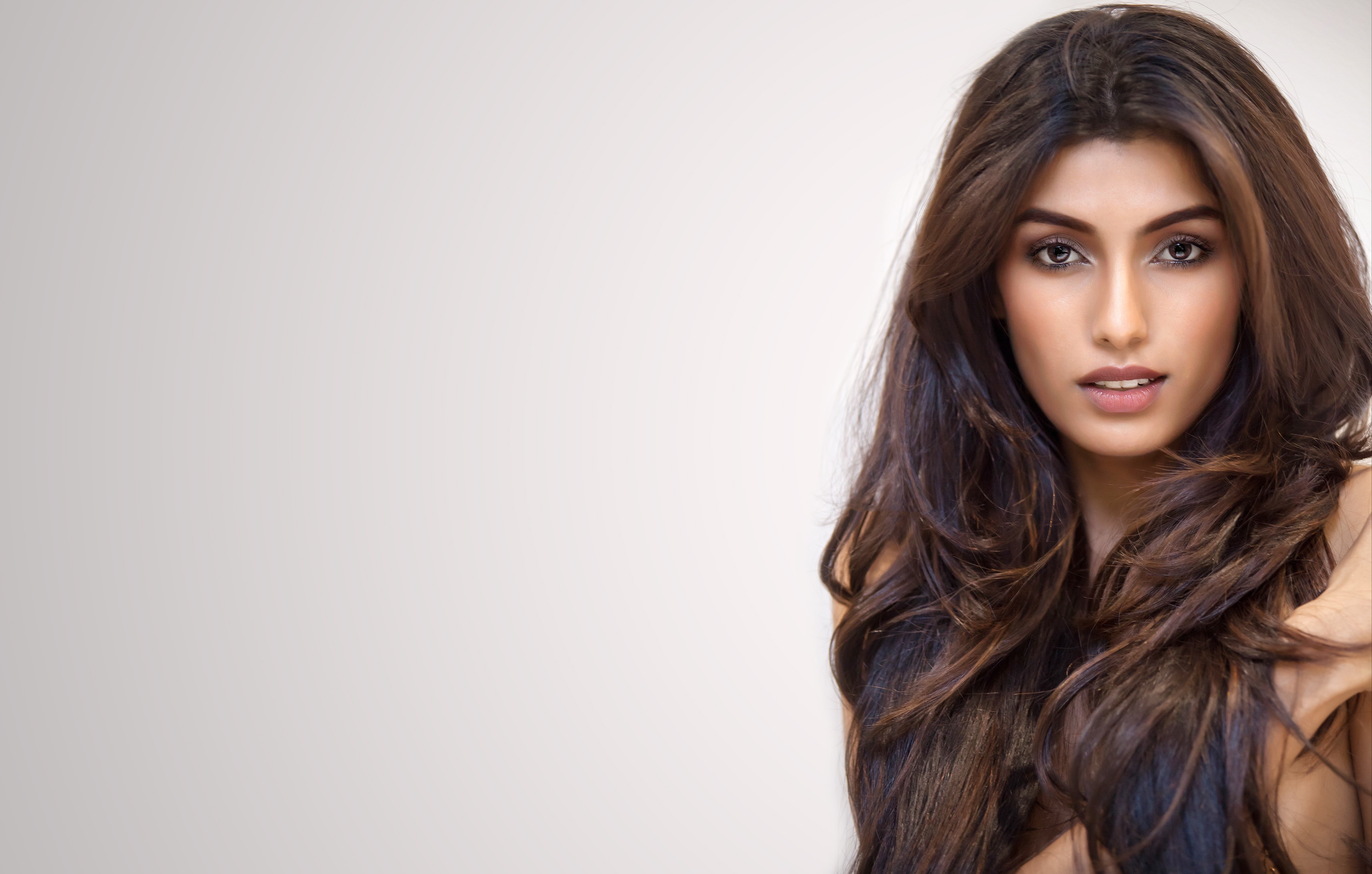 4K Indian woman Rakshitha with long brown hair HD Wallpaper