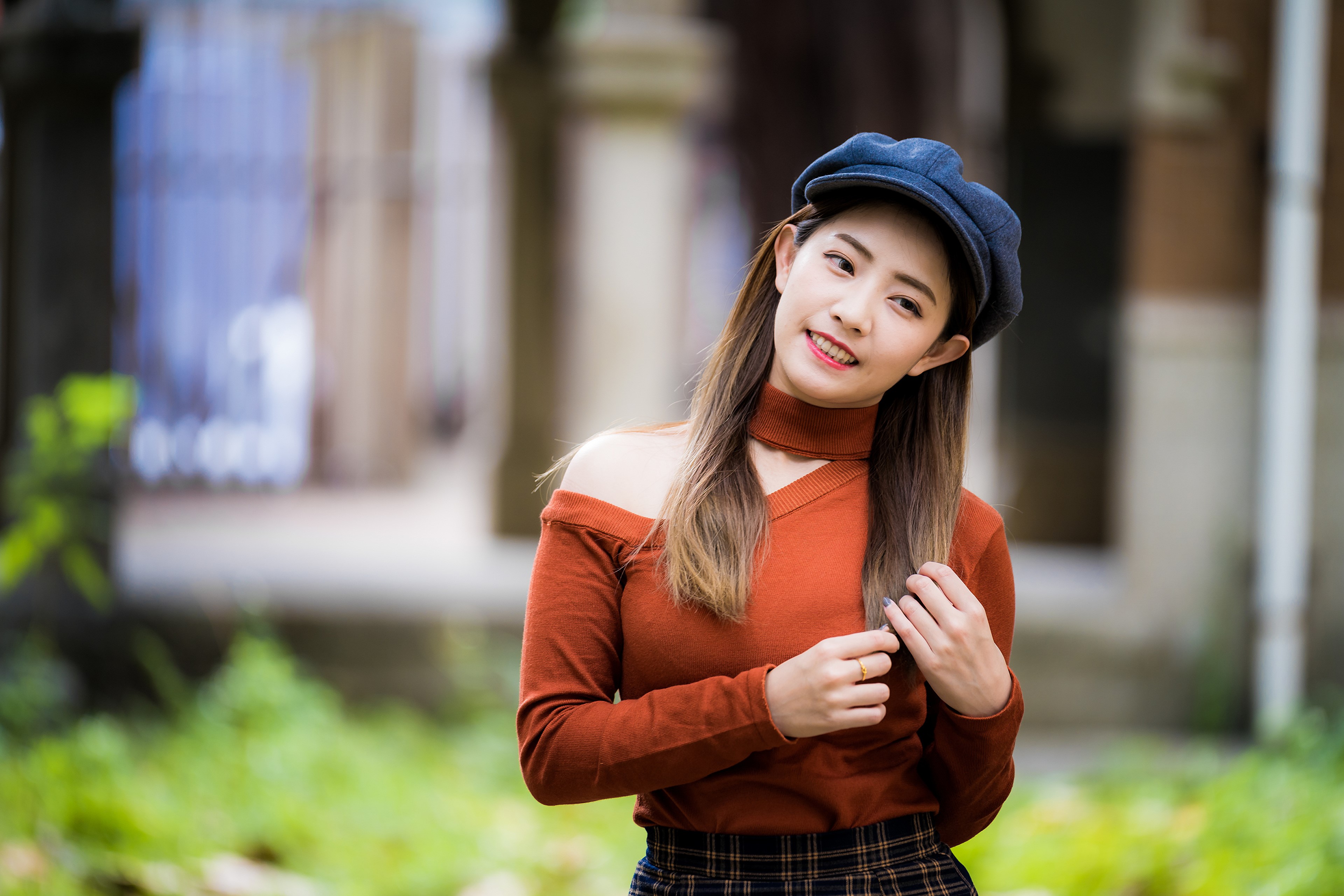 Asian woman wearing a beret and sweater HD Wallpaper