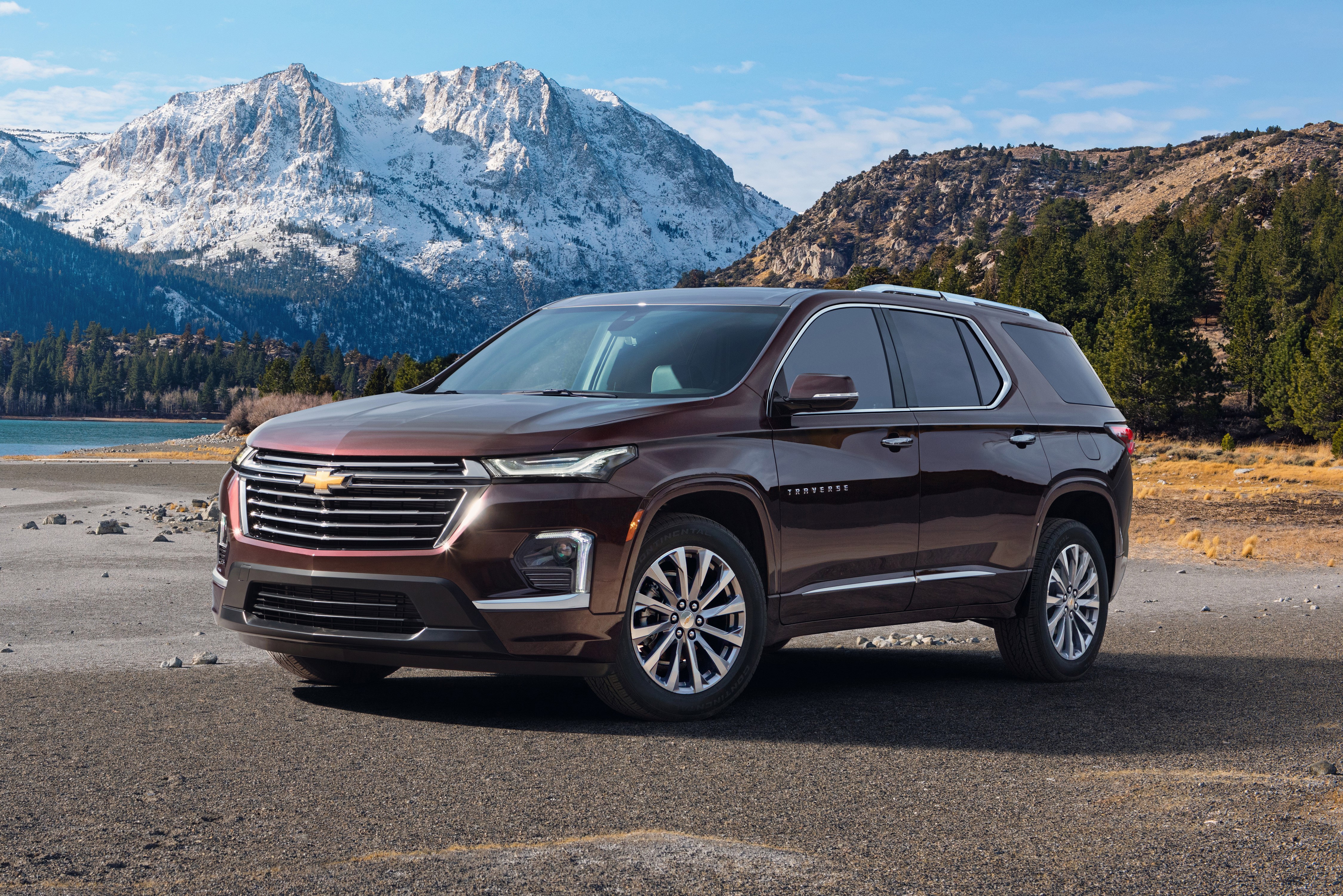2021 Chevrolet Traverse Premier in Brown HD Wallpaper