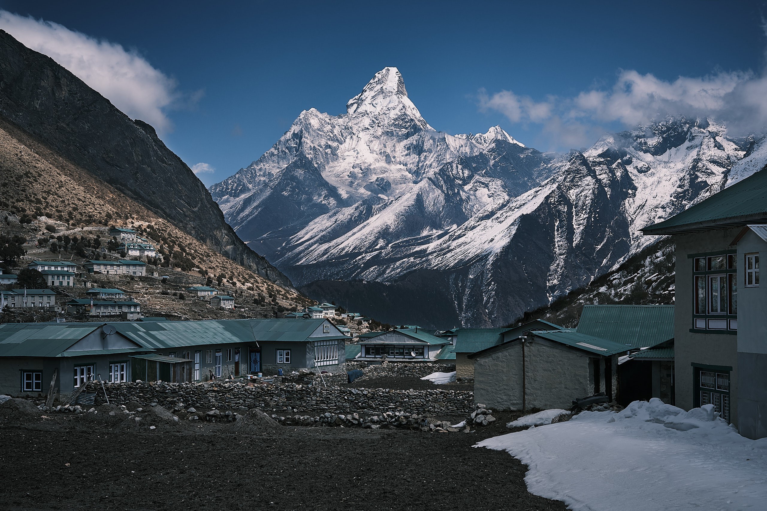 Ama Dablam mountain and Khumjung village in Nepal HD Wallpaper