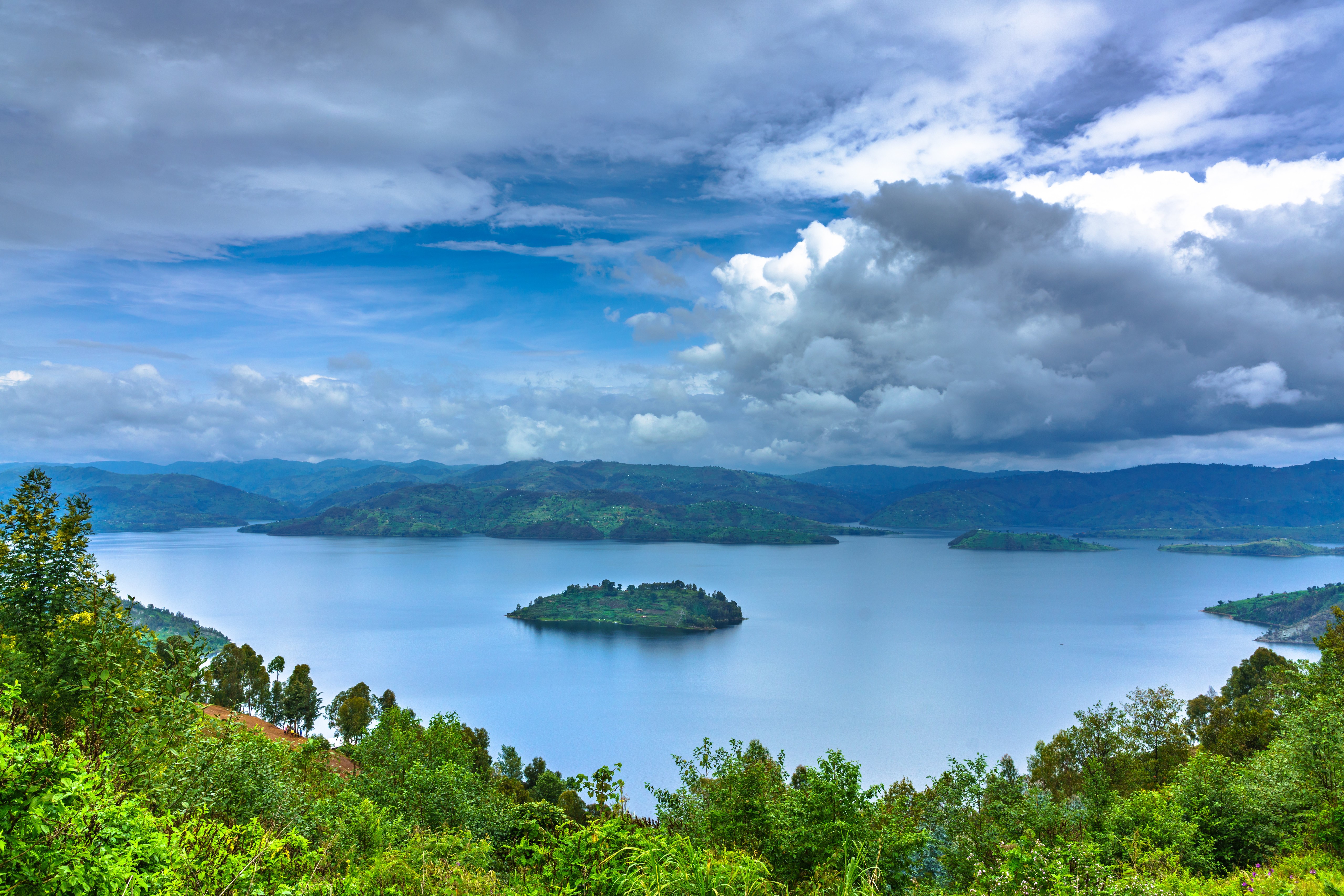 Lake Burera and Mudimba Island, Rwanda HD Wallpaper