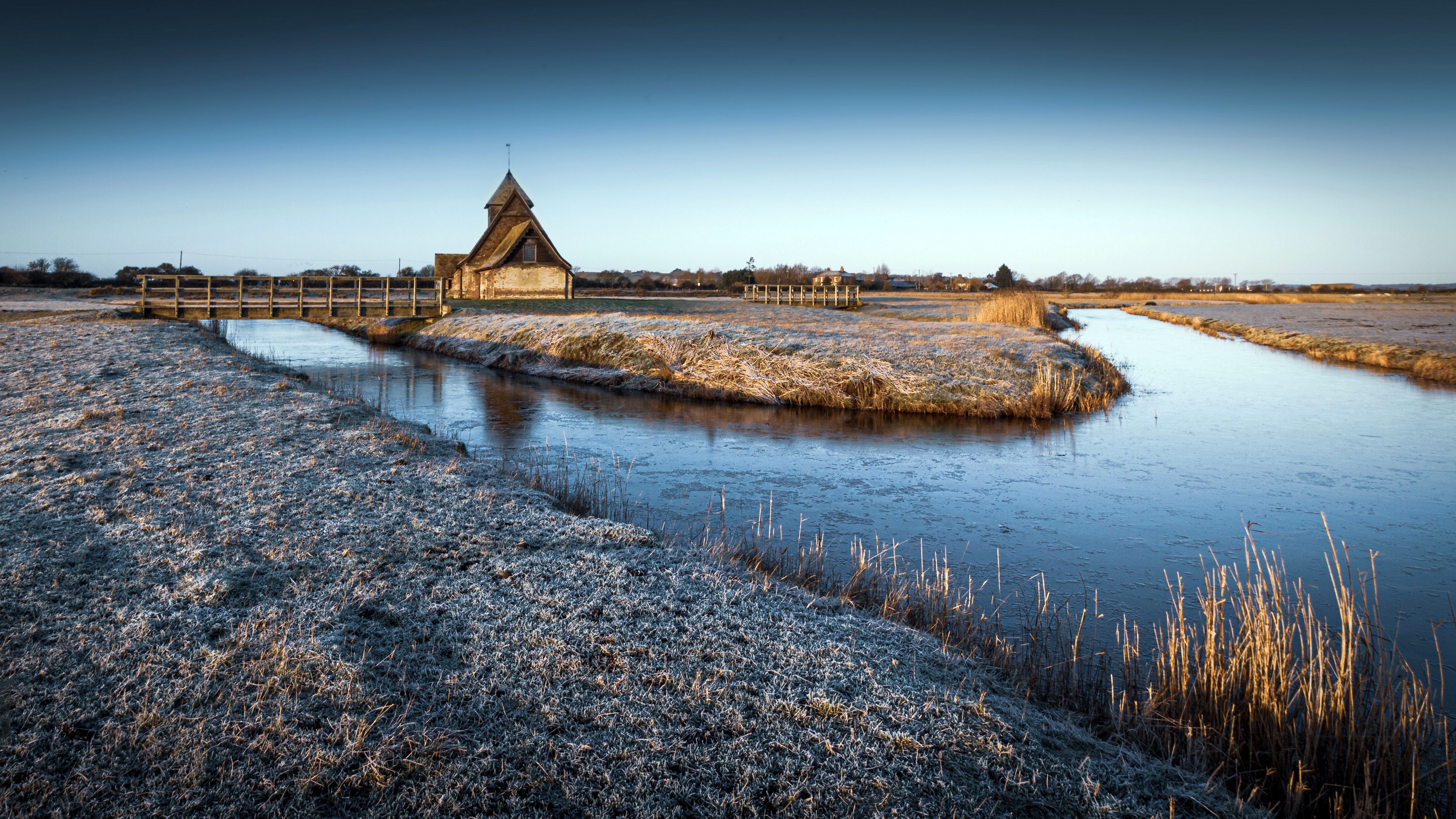 4K Frosty Morning at Fairfield Church, England HD Wallpaper