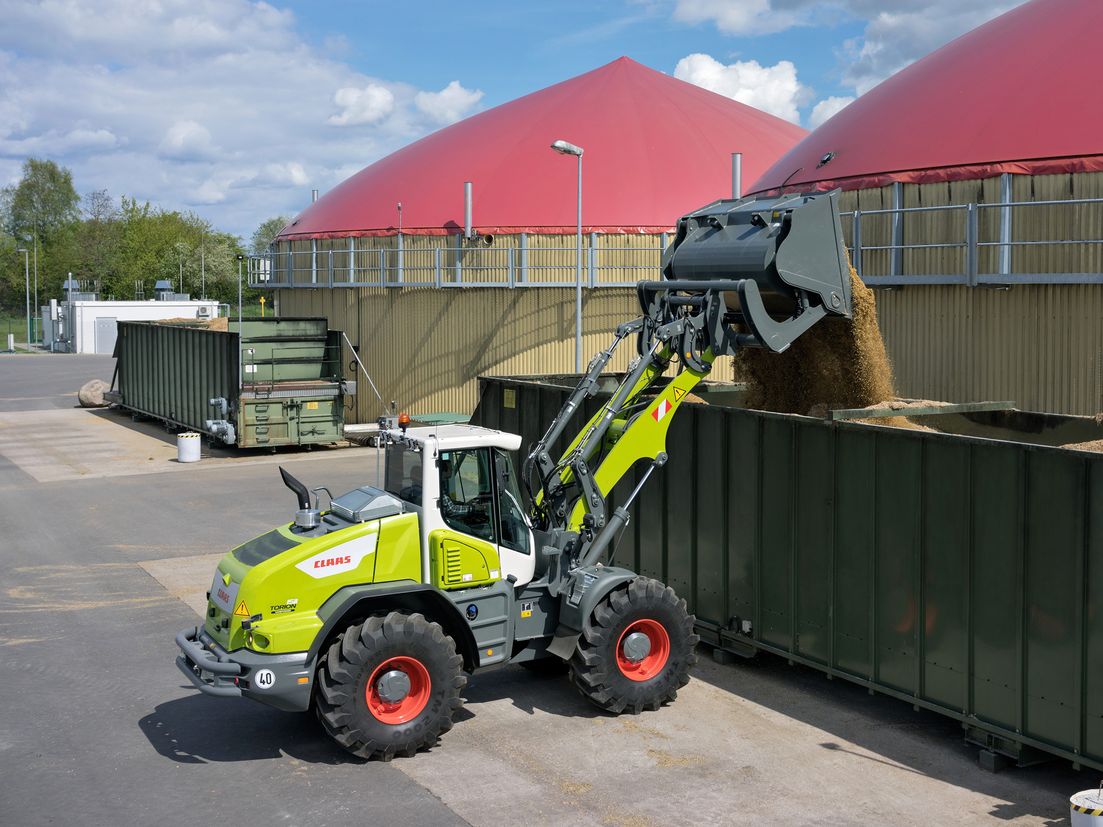 Claas Torion 1511 loader at biogas plant HD Wallpaper
