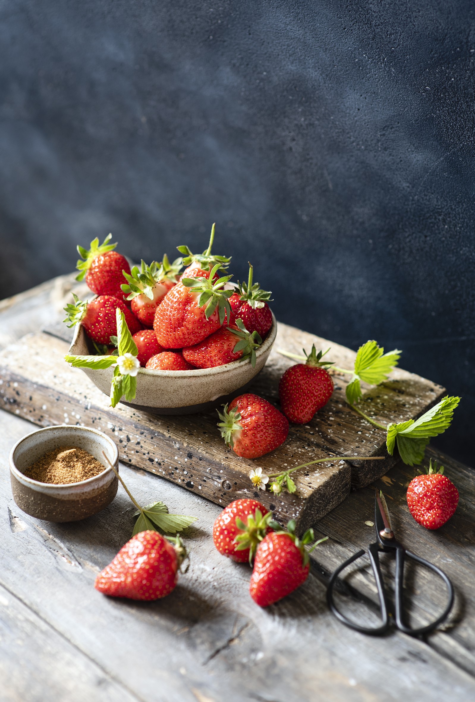 Strawberries in a bowl with spices and scissors HD Phone Wallpaper