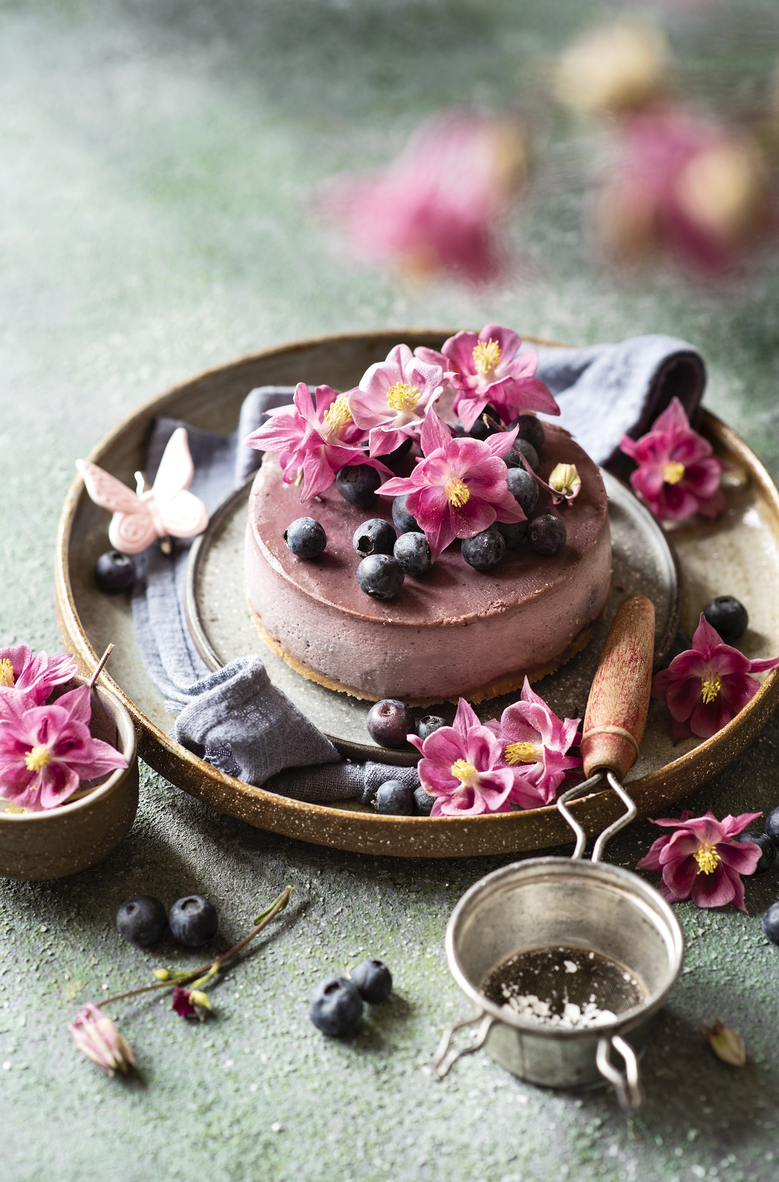 Blueberry cake with pink flowers and blueberries HD Phone Wallpaper