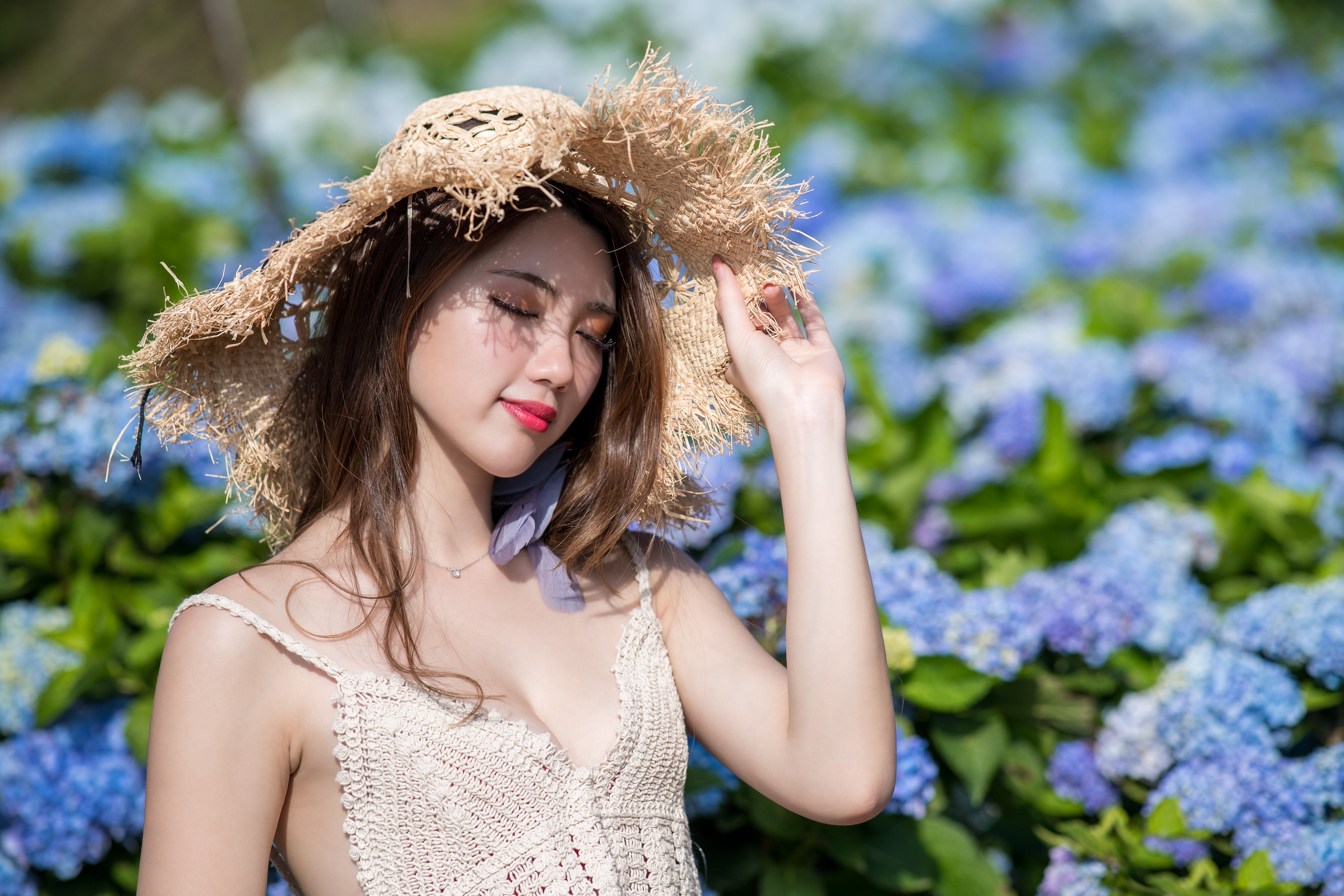 4K Portrait of Asian Woman Wearing Hat HD Wallpaper