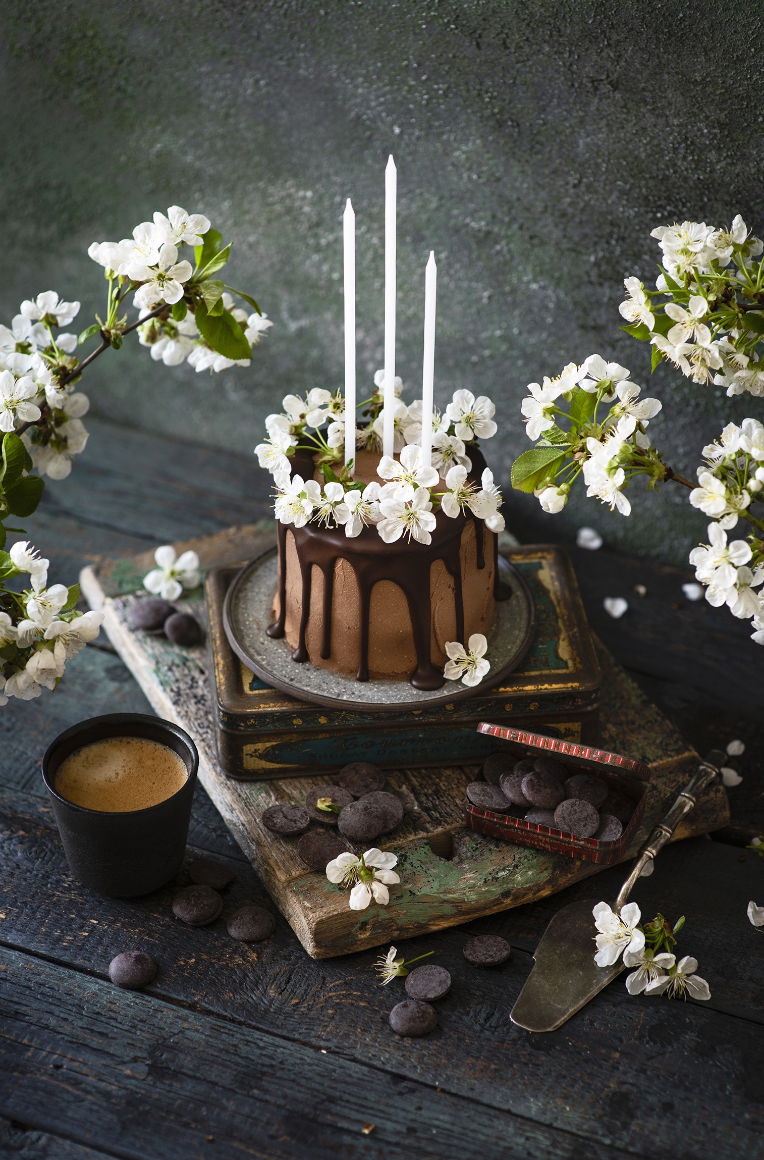 Chocolate cake with candles and coffee HD Phone Wallpaper