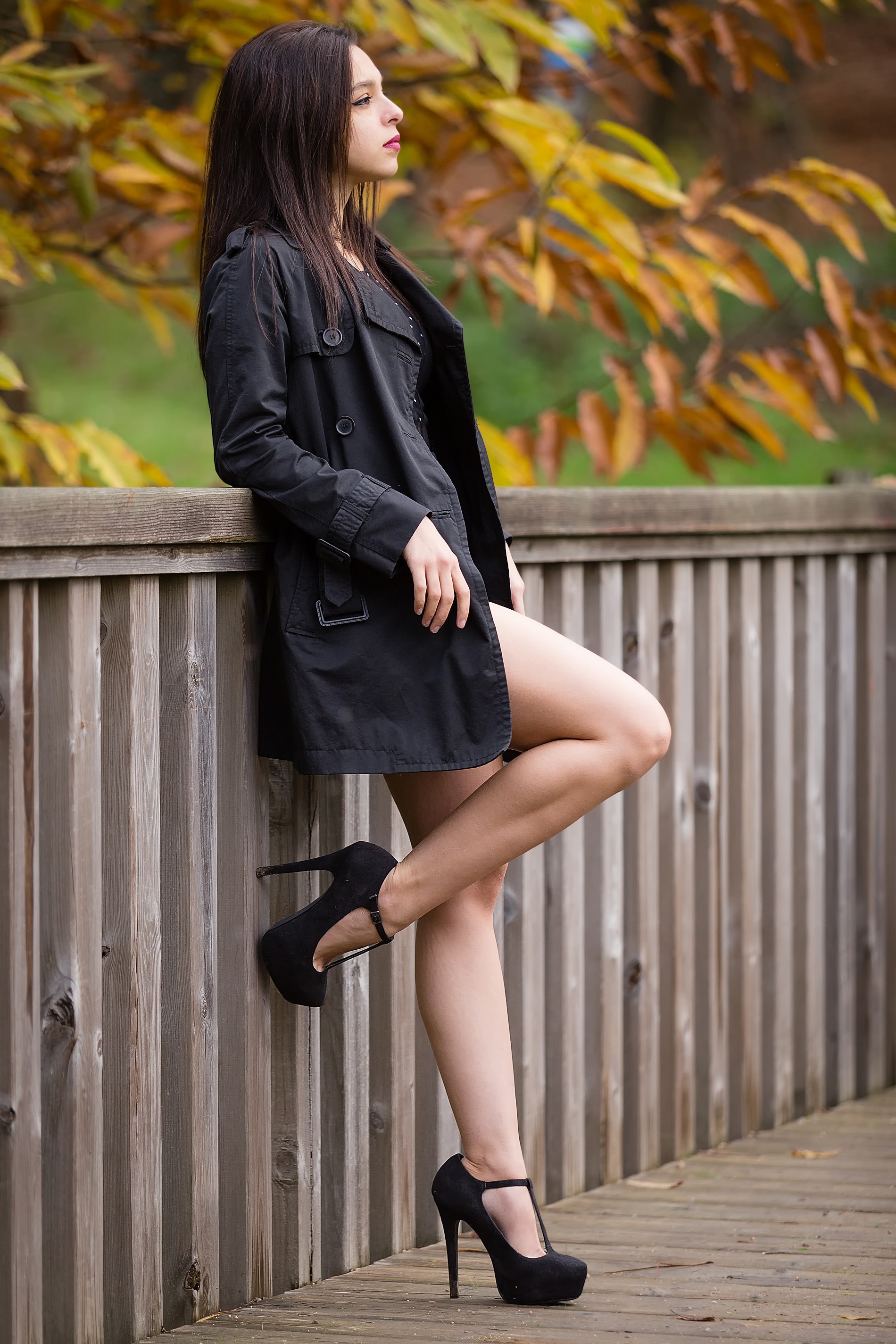 Tamy in Black Cloak and Stilettos HD Phone Wallpaper