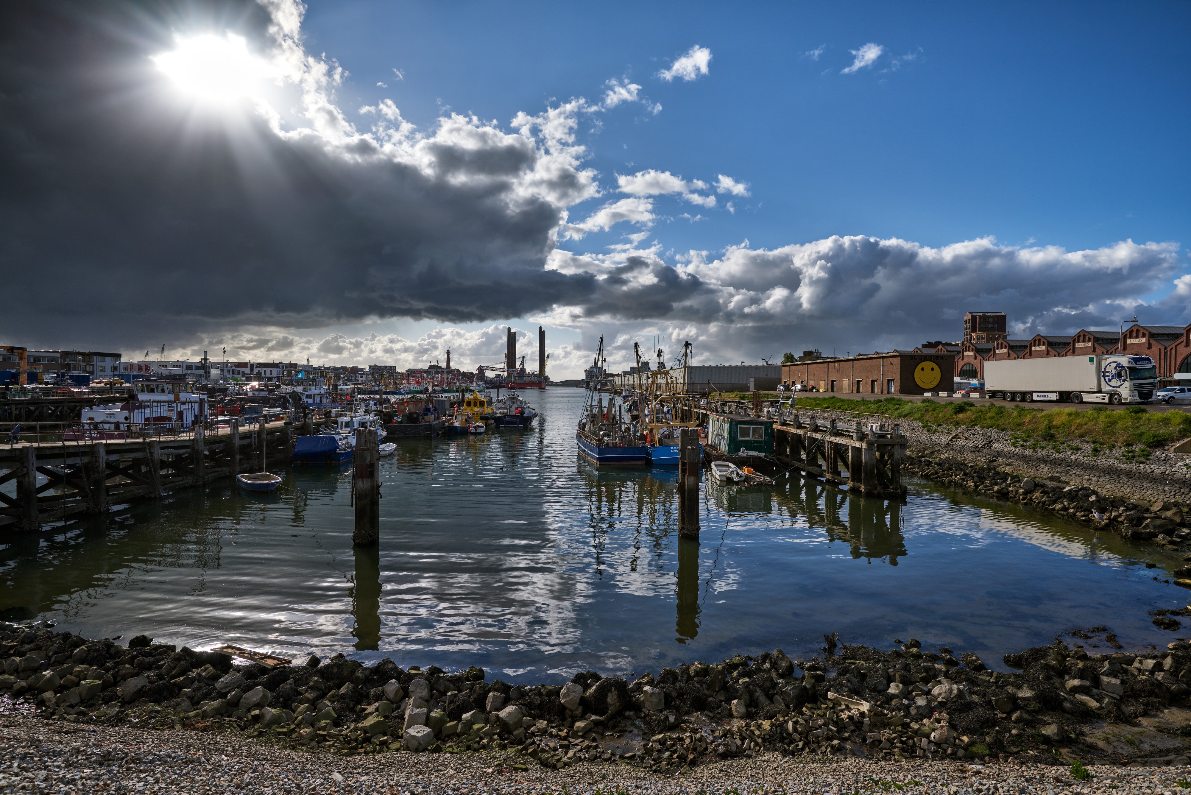 4K IJmuiden Harbour Netherlands Marinas Riverboat Sky HD Wallpaper