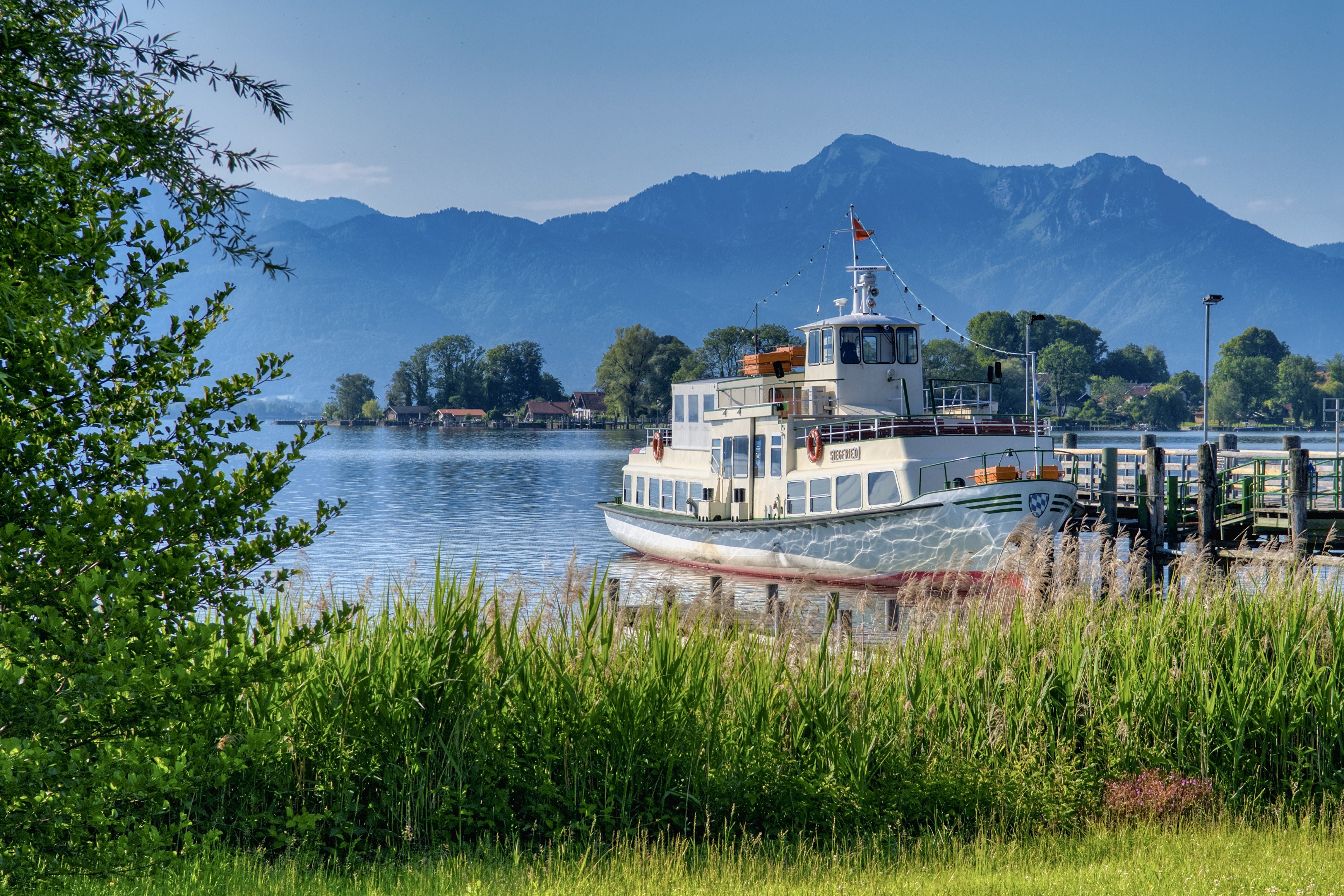 Riverboat on Chiemsee Lake in Bavaria, Germany HD Wallpaper