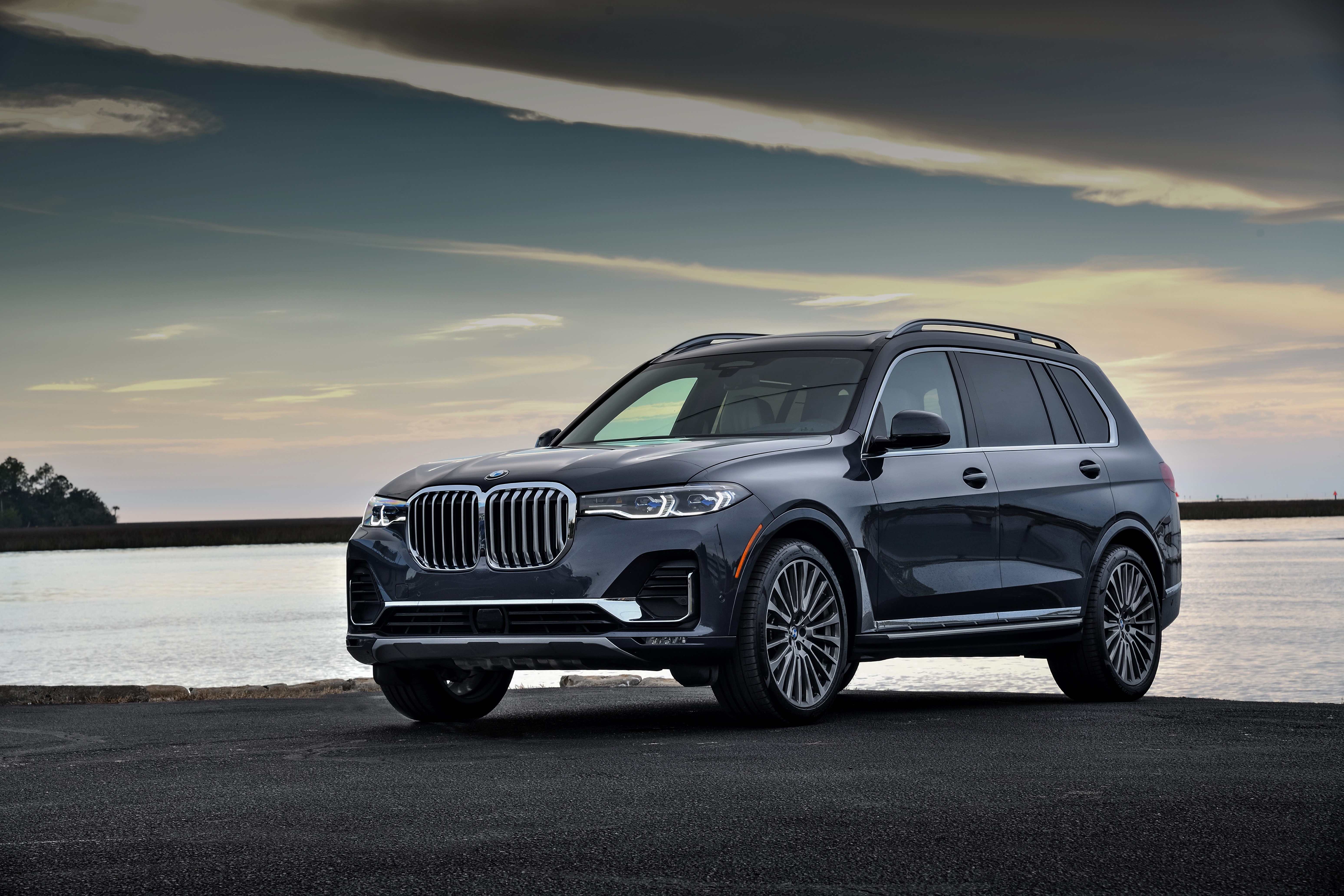 BMW X7 G07 Metallic Crossover HD Wallpaper