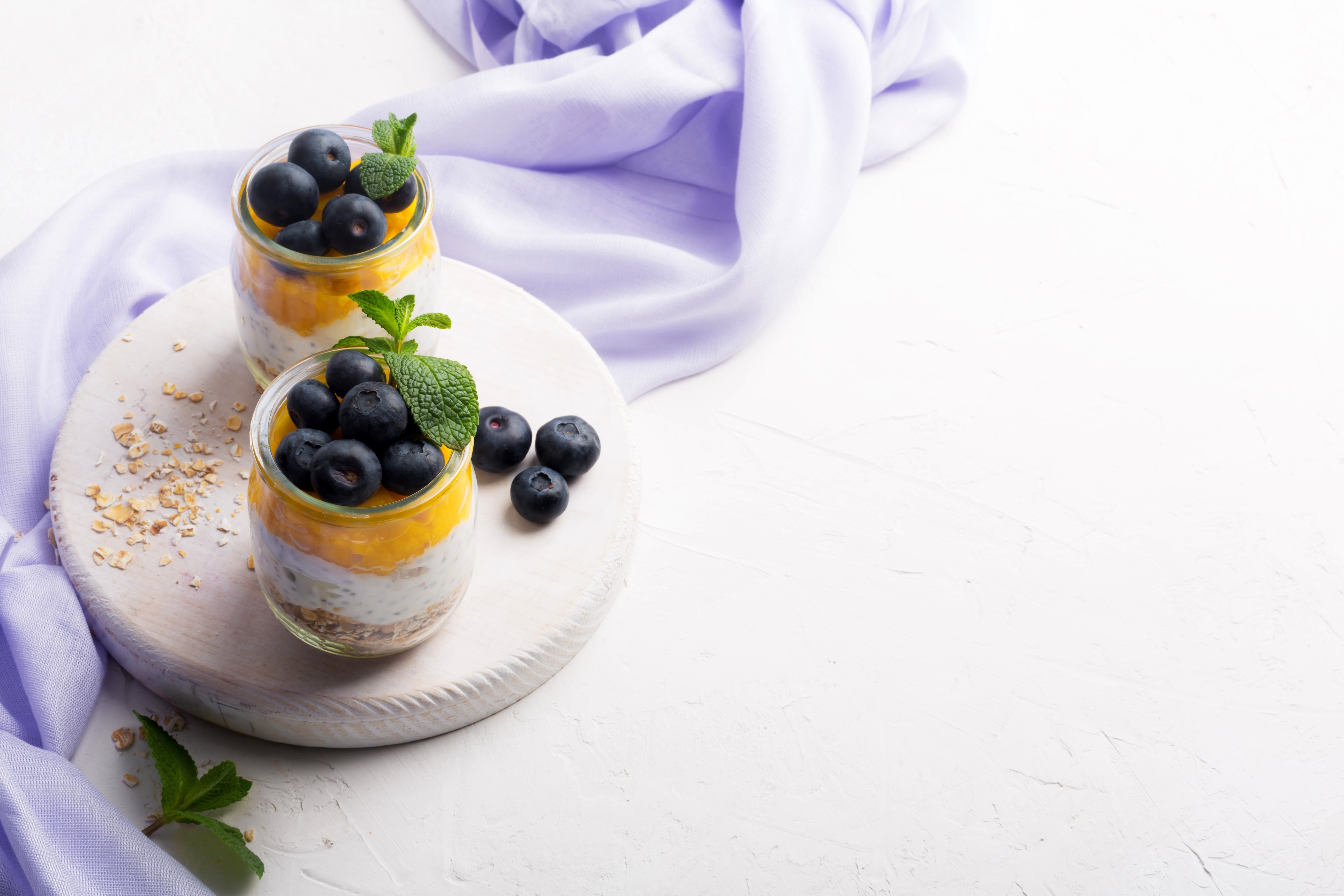 Yogurt parfaits with blueberries and mint HD Wallpaper
