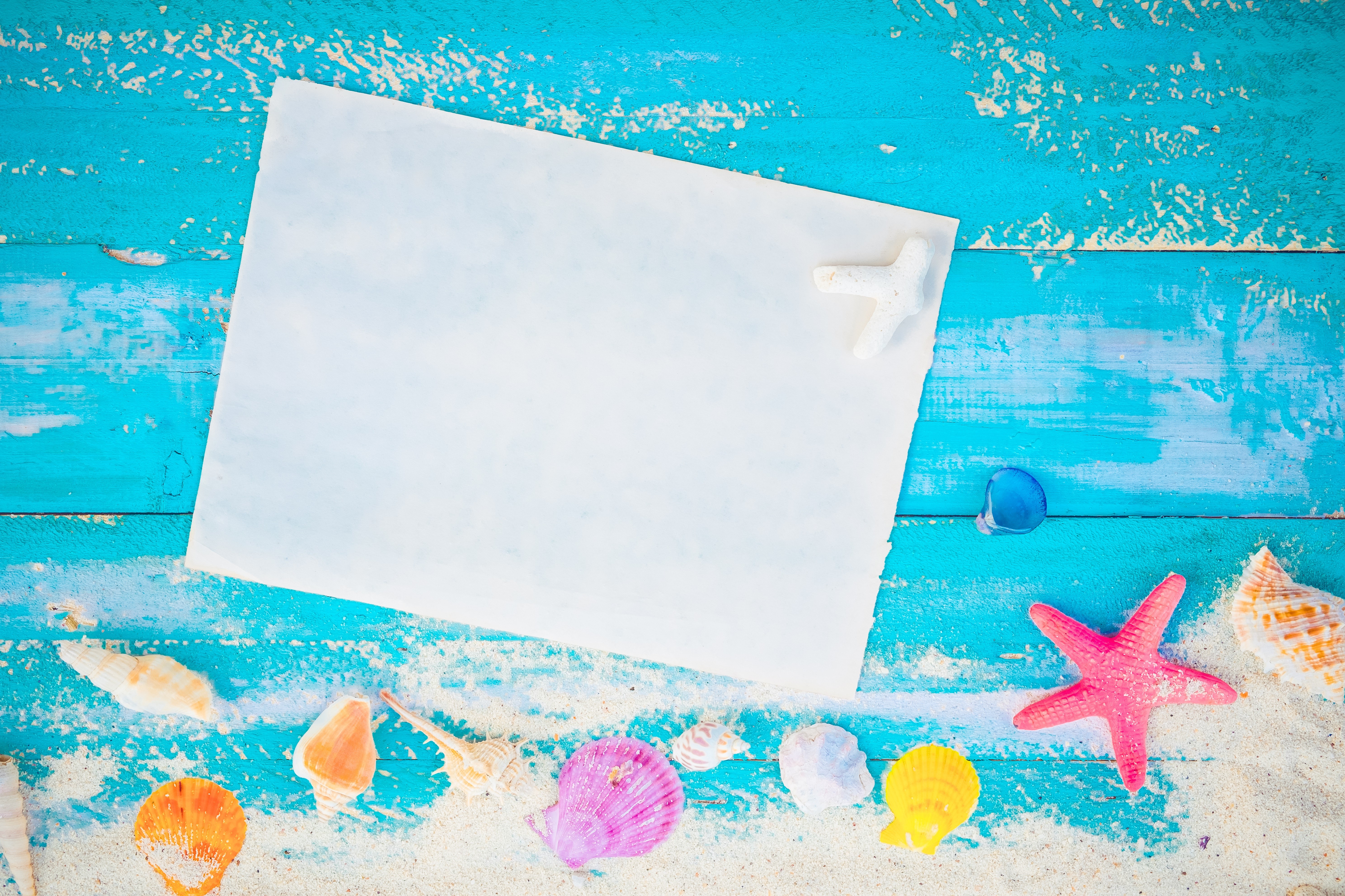Summer beach scene with shells and paper template HD Wallpaper