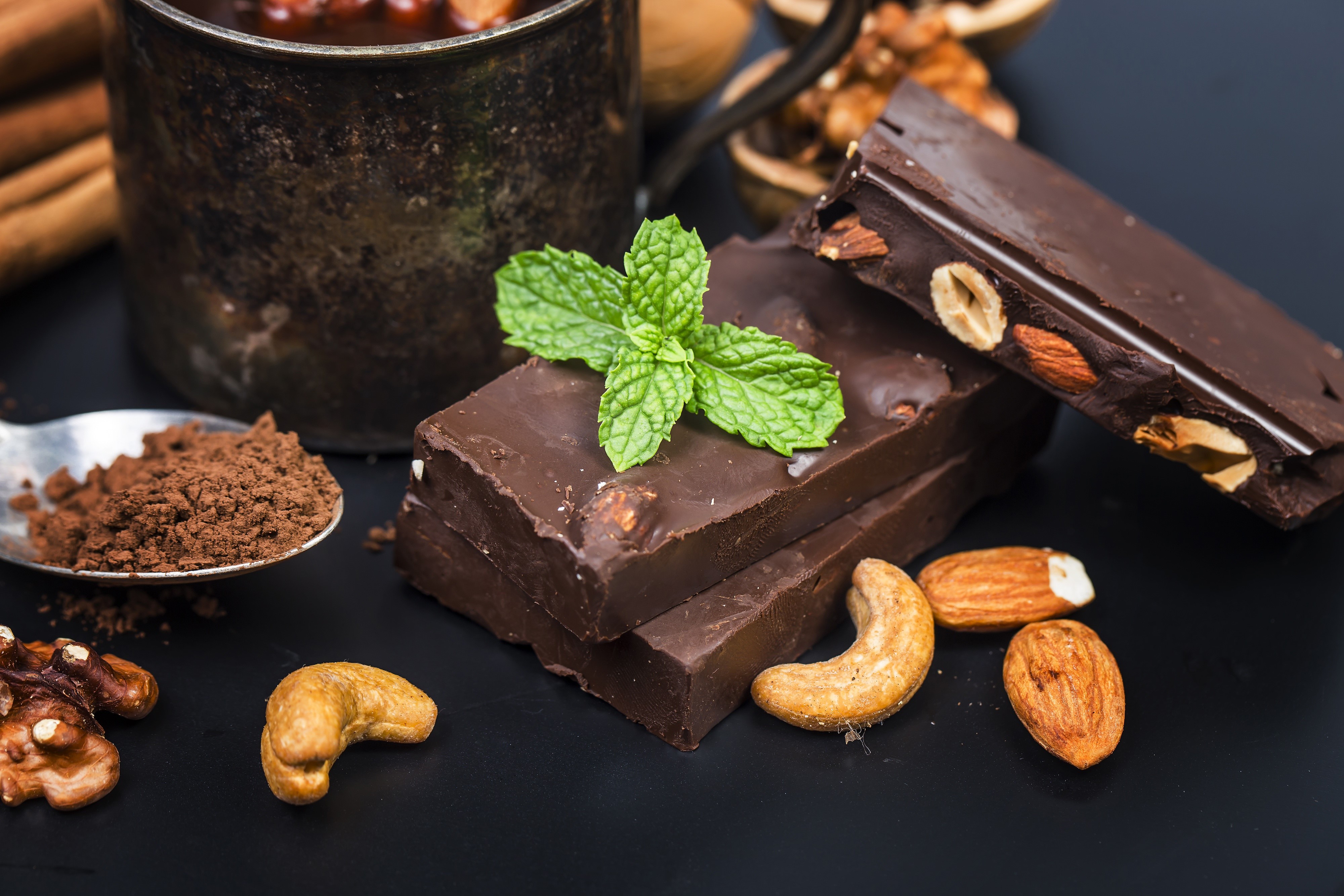 Chocolate bars with nuts and mint HD Wallpaper