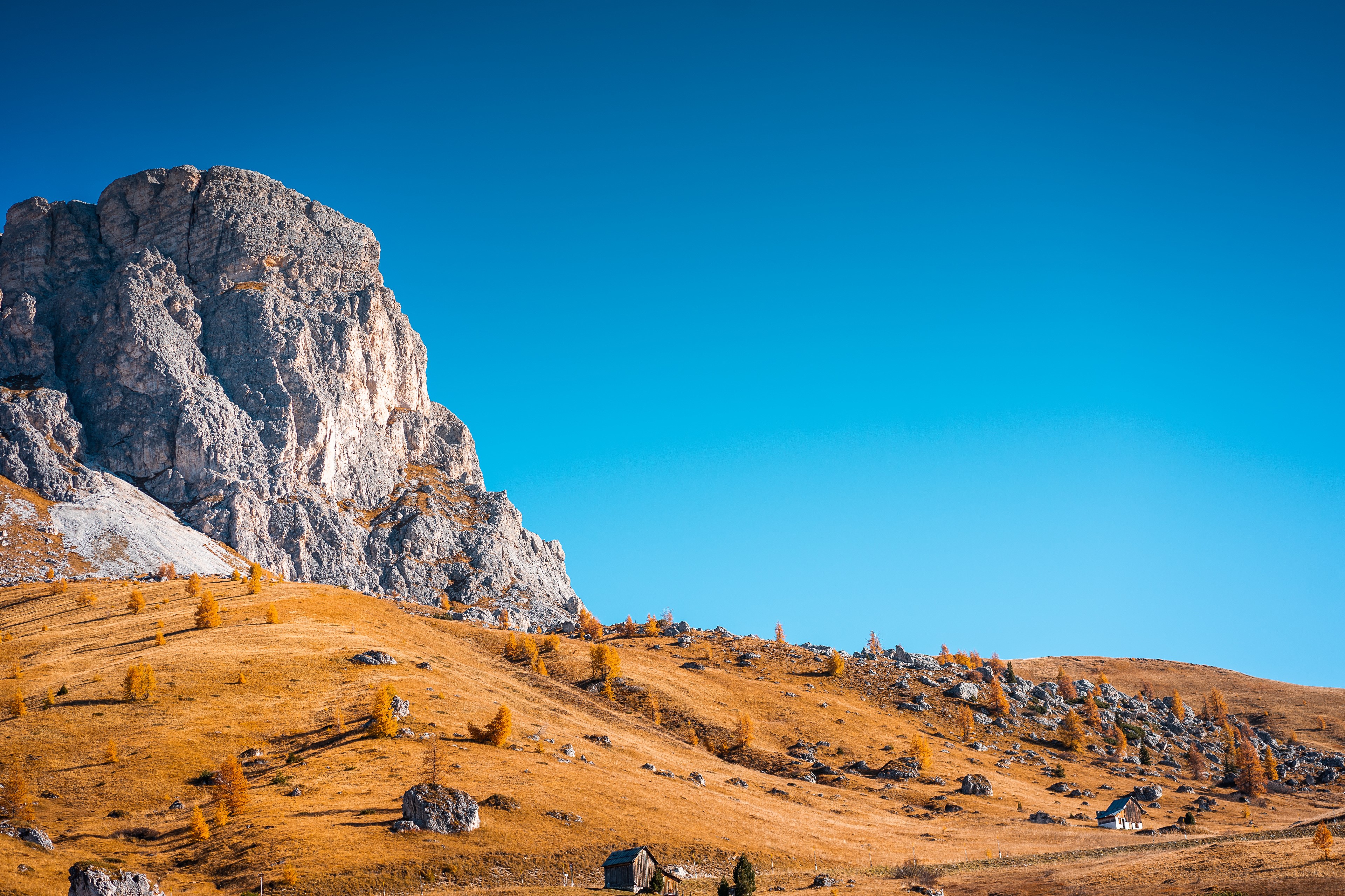 Autumn Mountains in Italy with Small Houses HD Wallpaper