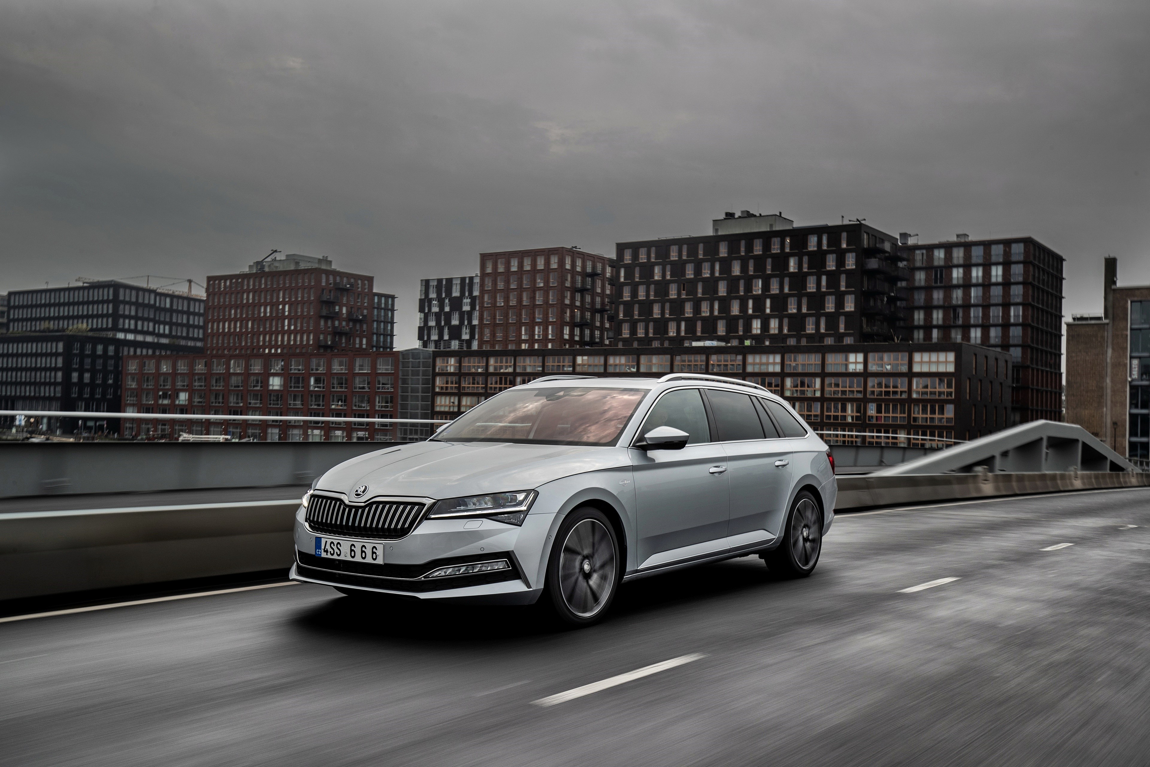 Skoda Superb Combi iV Motion Silver Estate Car HD Wallpaper