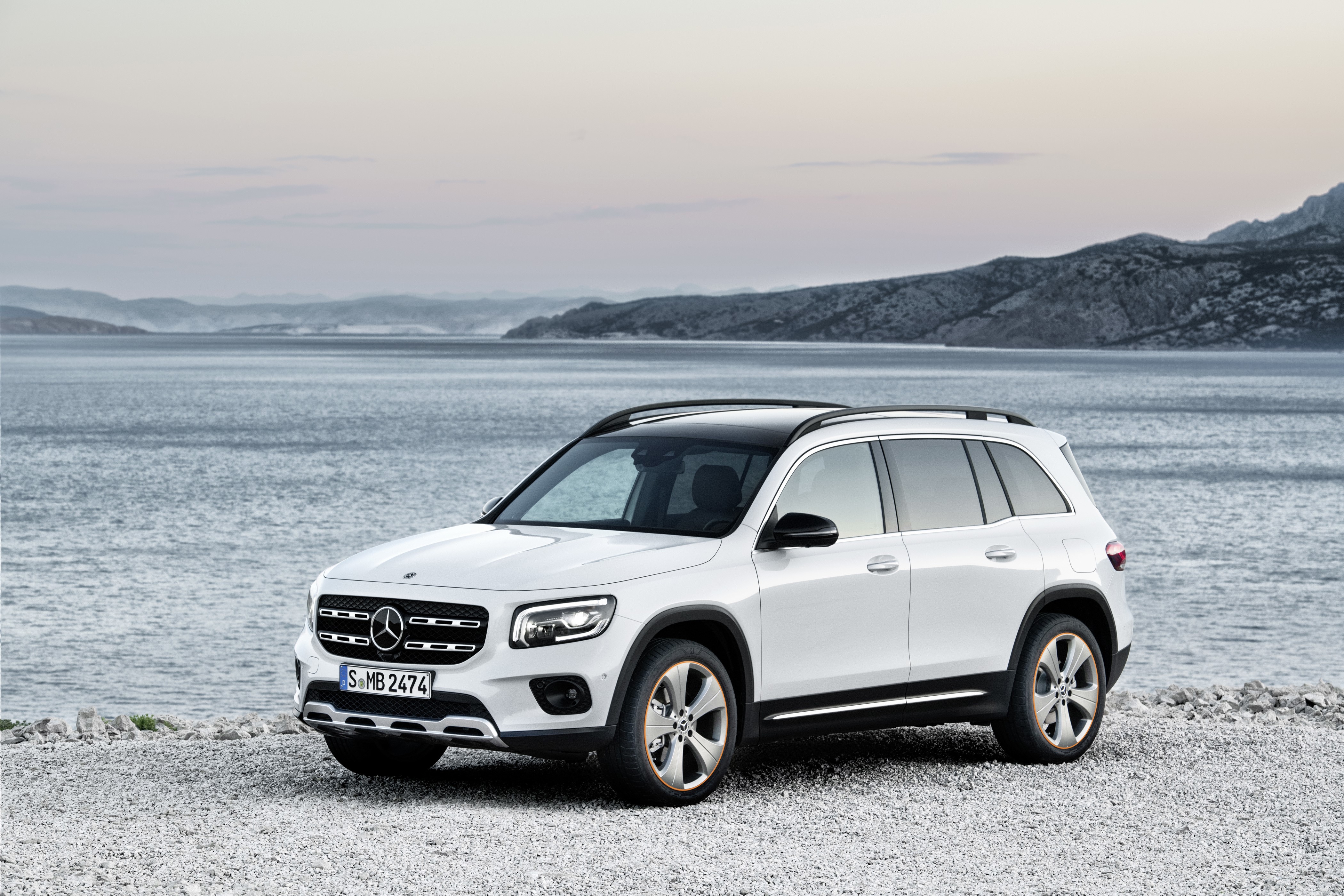 White Mercedes-Benz GLB 250 Edition 1 Worldwide HD Wallpaper