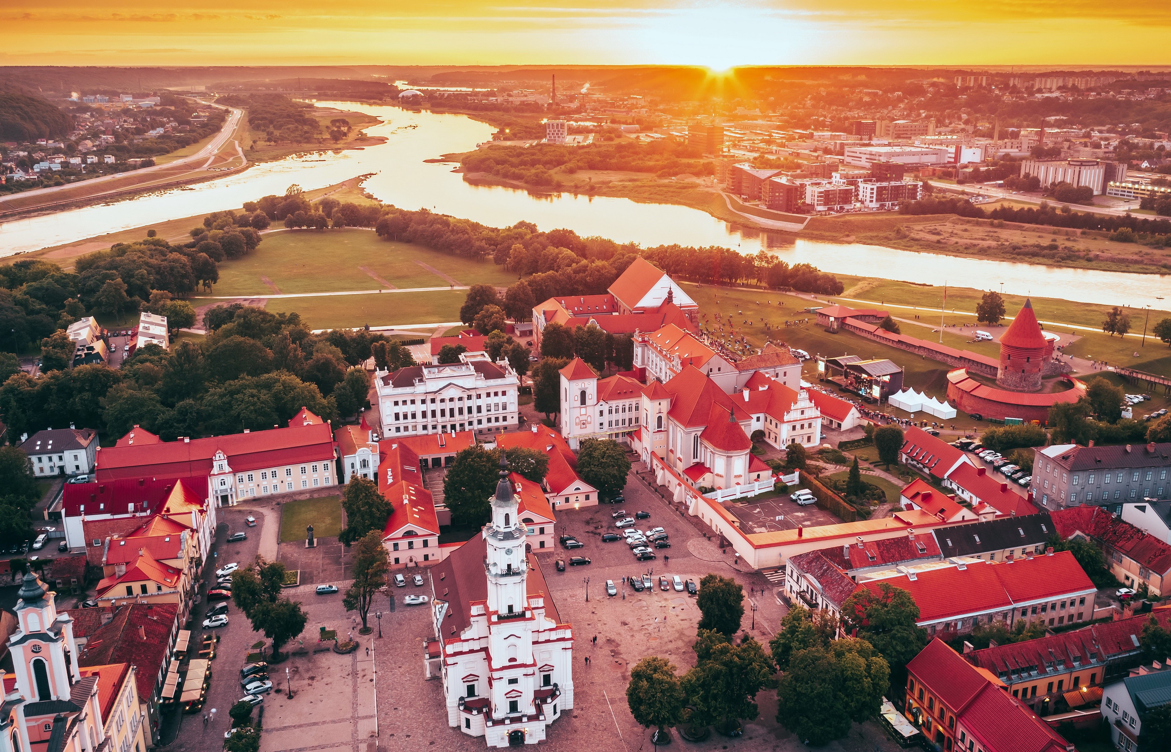 Kaunas Old Town and Castle at Sunset HD Wallpaper