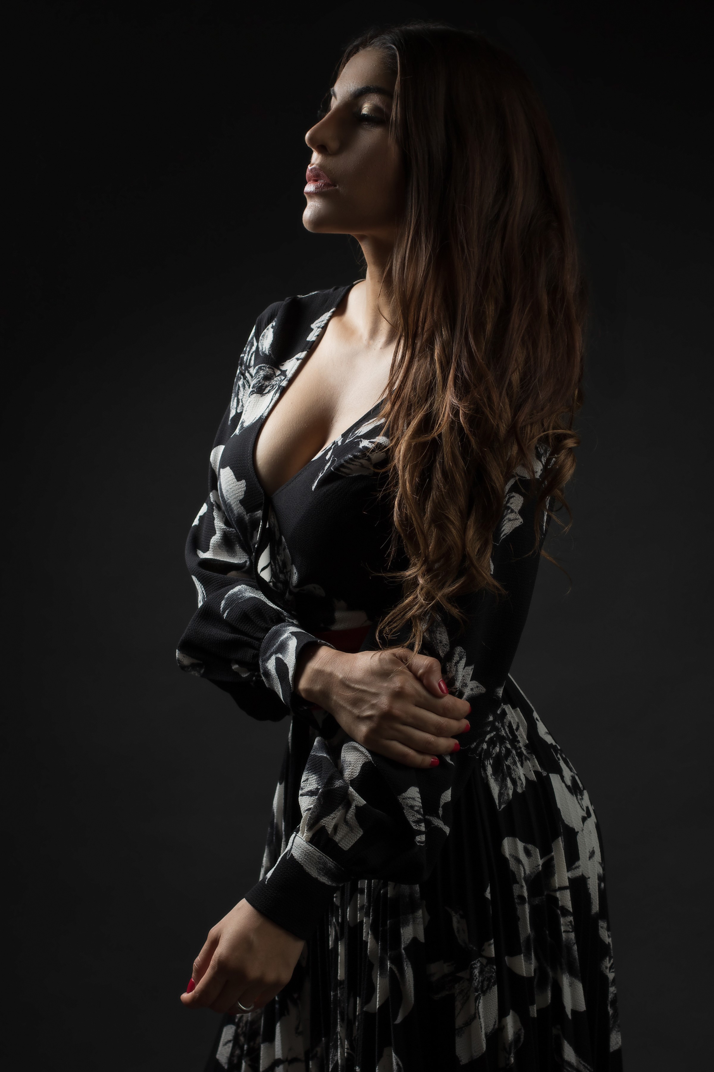 Priscila in a floral dress HD Phone Wallpaper