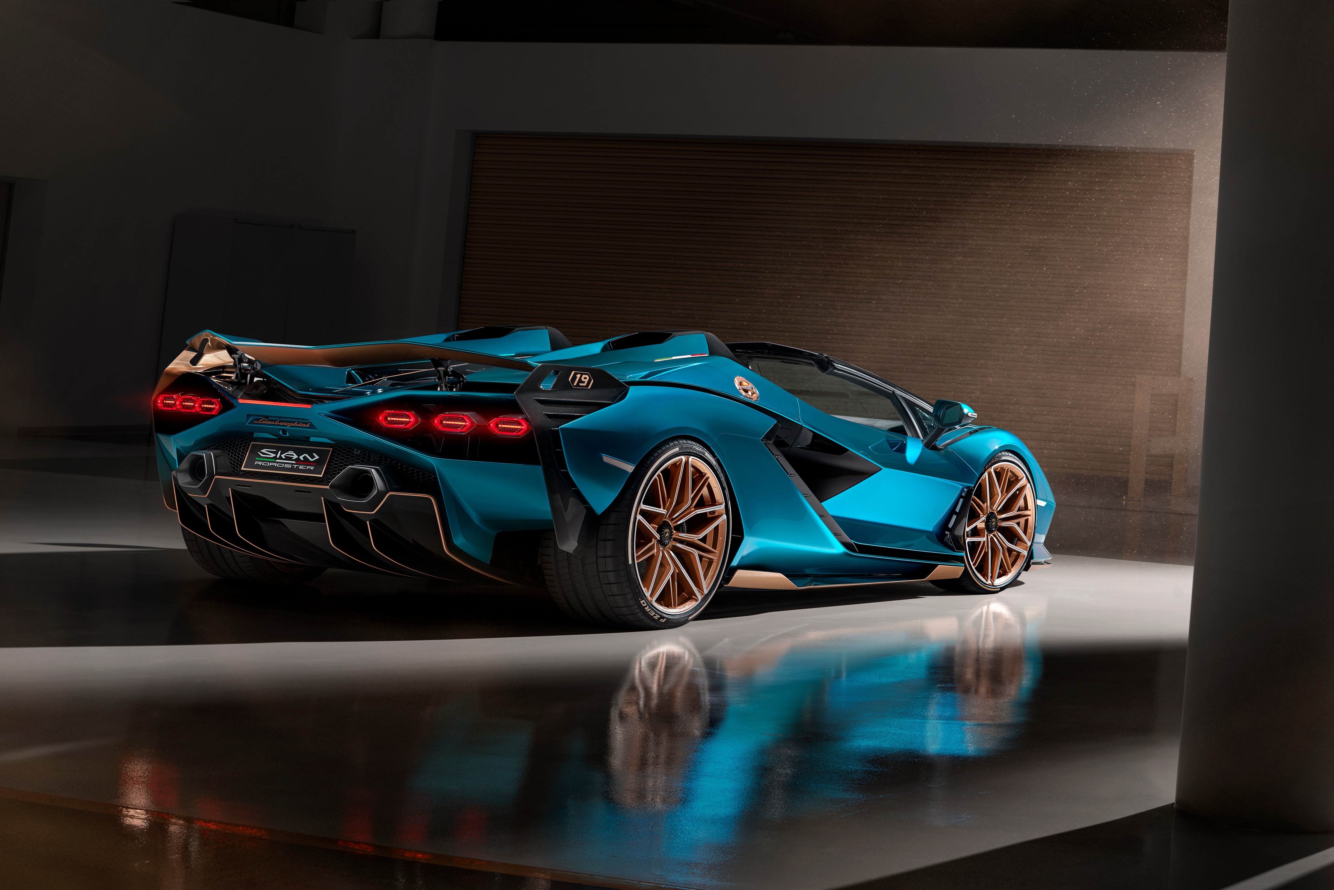 4K Lamborghini Sián Roadster HD Wallpaper