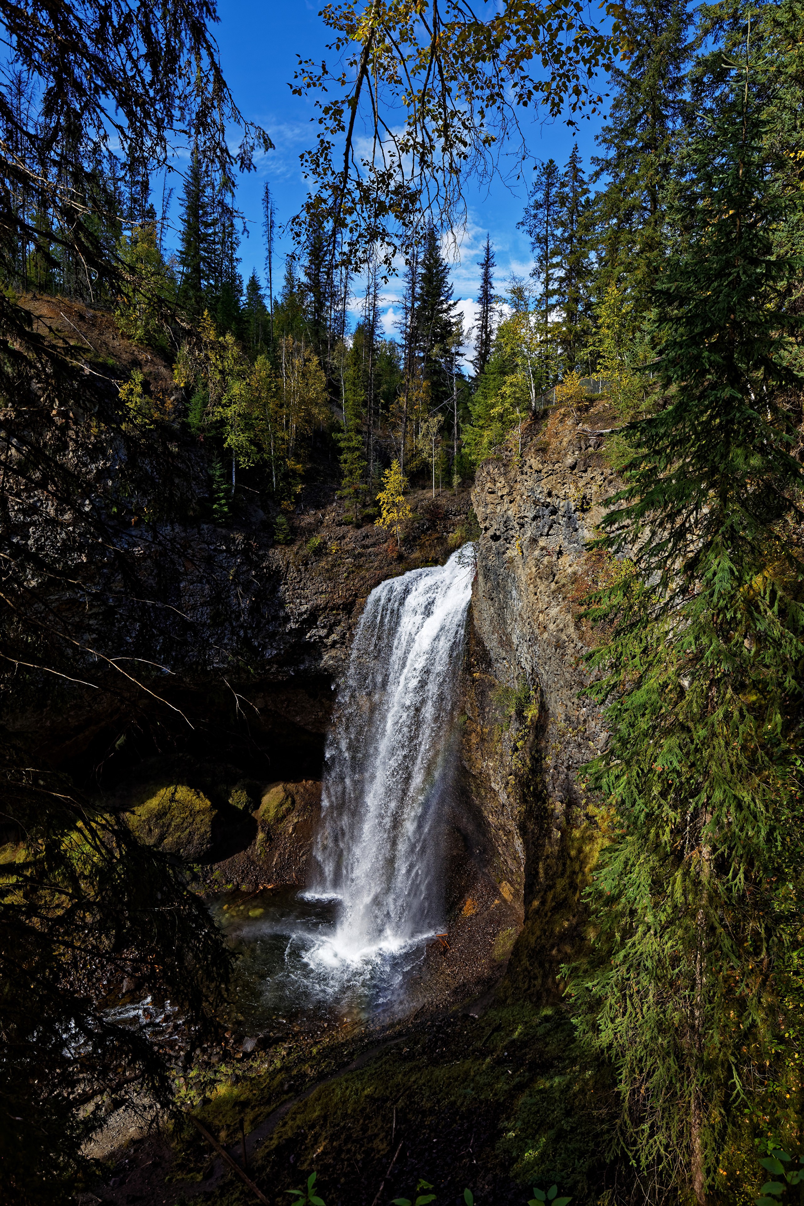 Moul Falls in Wells Gray Park, Canada HD Phone Wallpaper