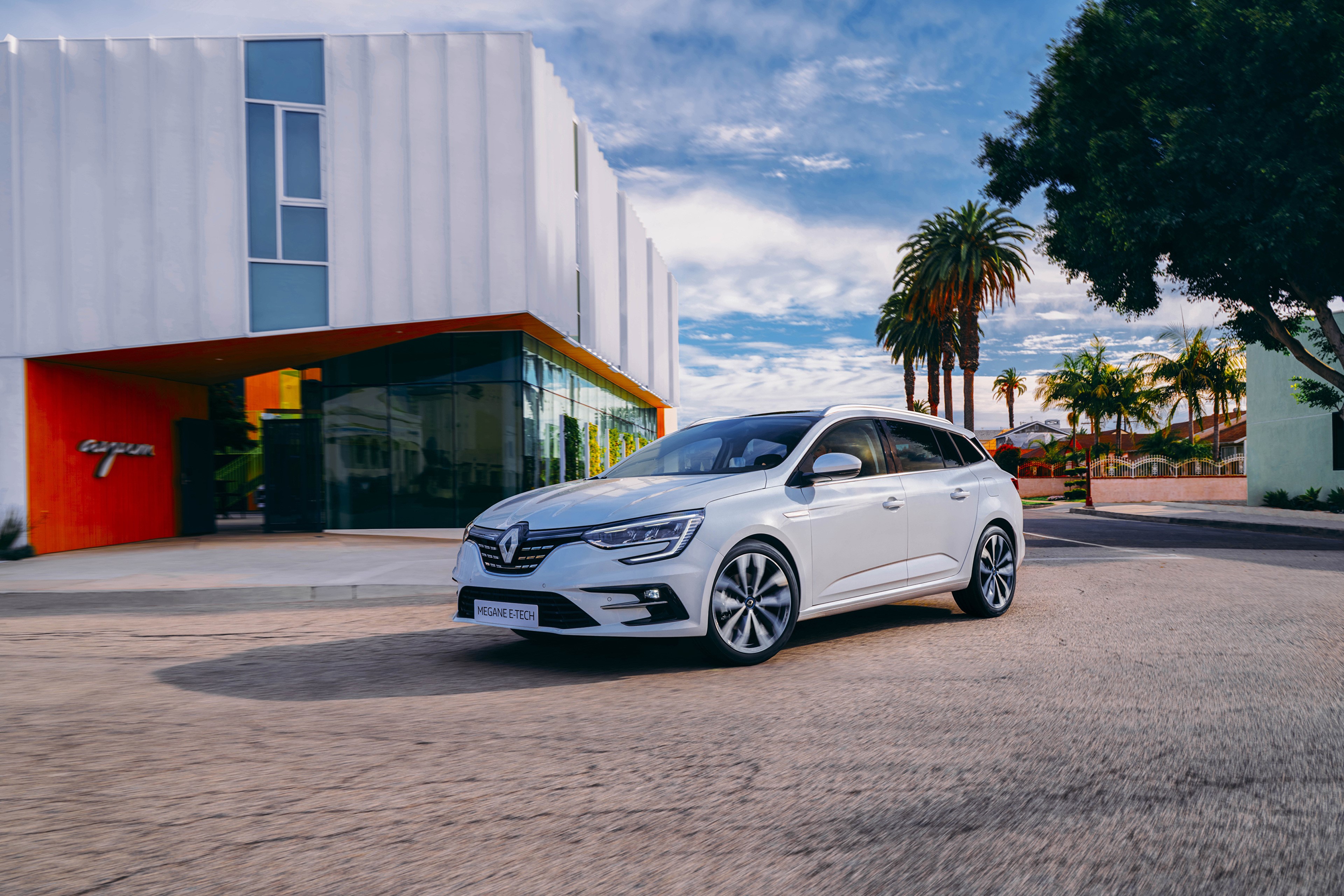 White Renault Megane E-Tech Station Wagon HD Wallpaper