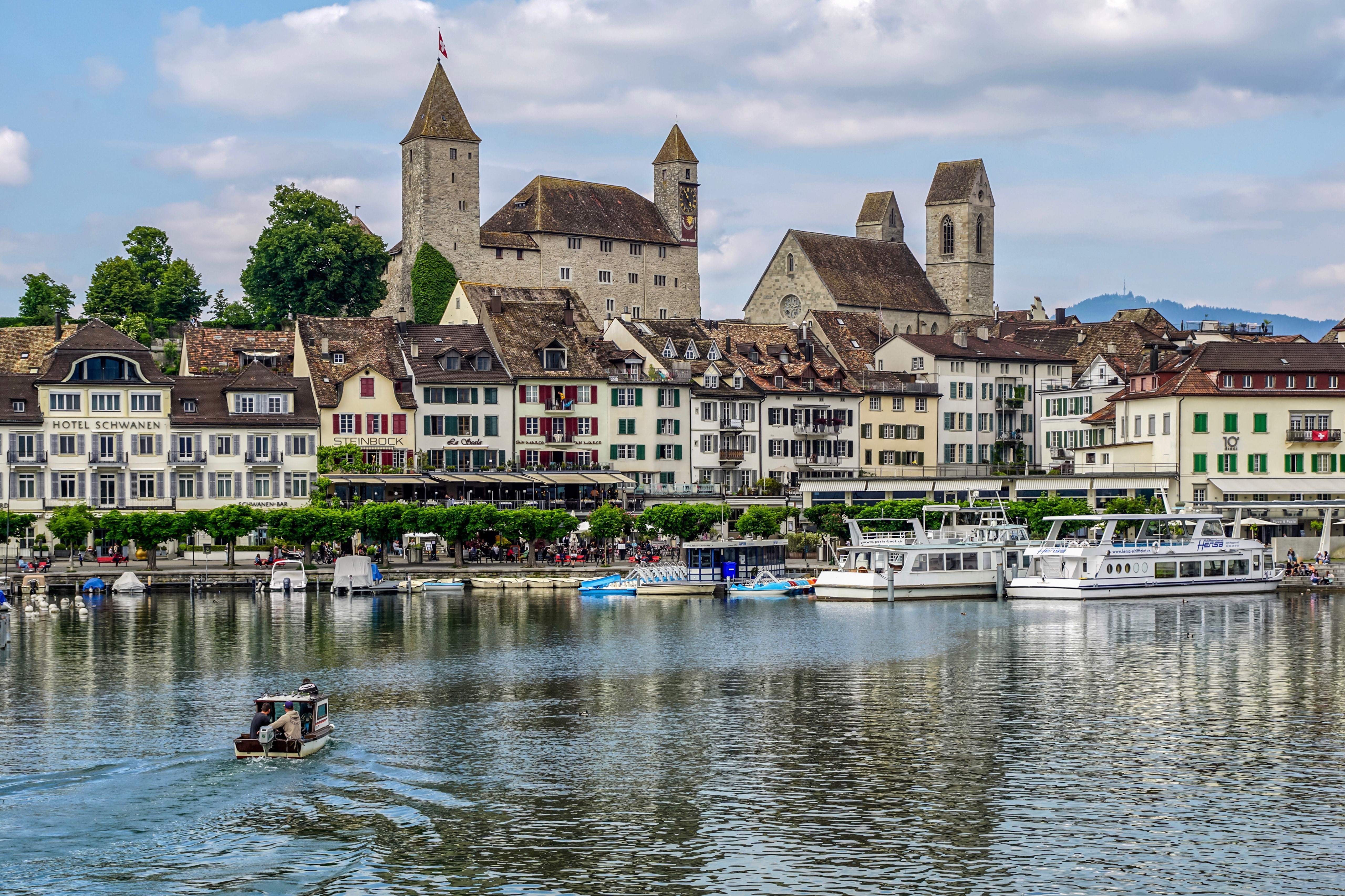 Castle Rapperswil on Lake Zurich, Switzerland HD Wallpaper