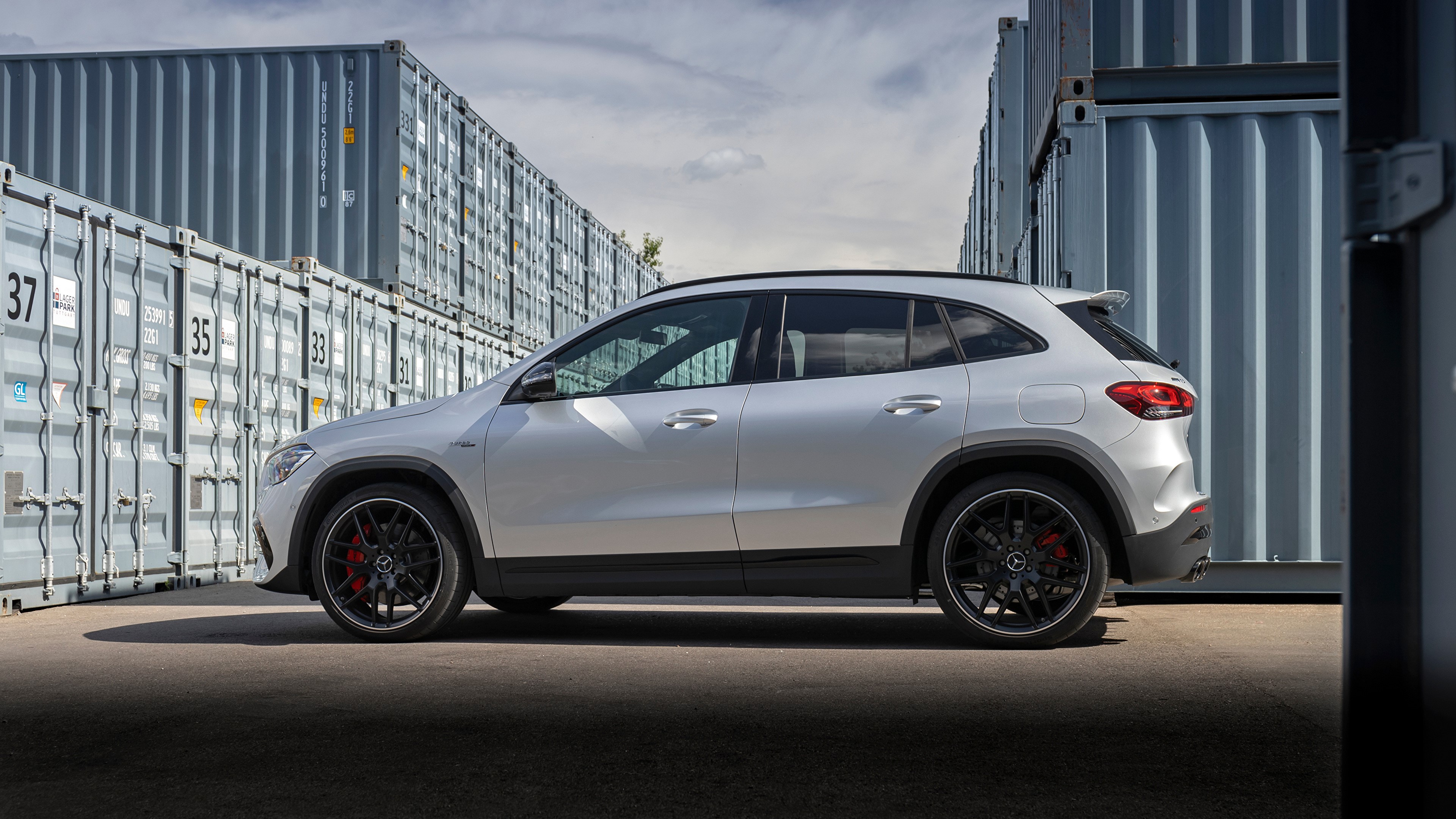 Mercedes-Benz GLA 45 S 4MATIC Crossover HD Wallpaper