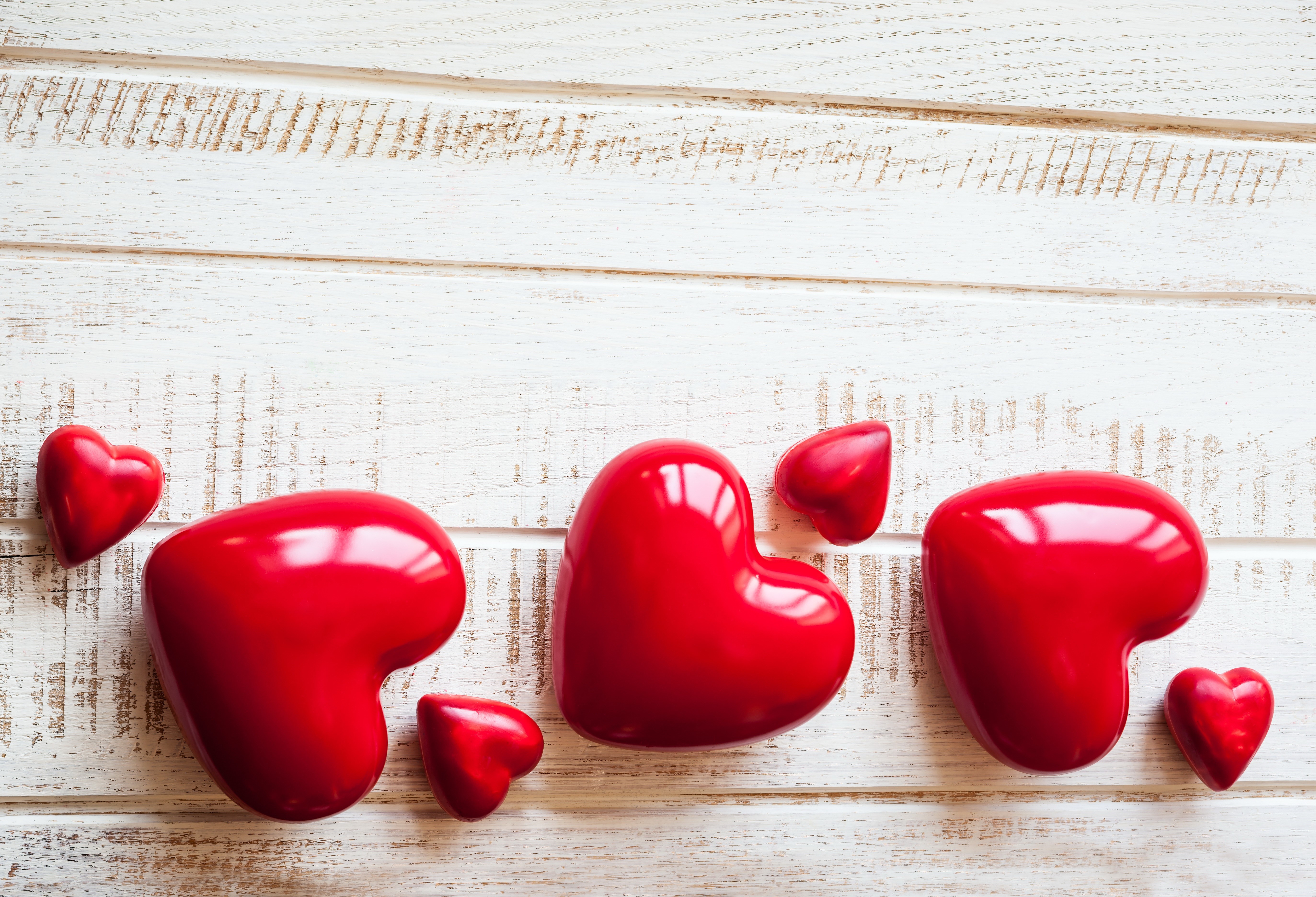 Red Hearts on White Wood Planks HD Wallpaper