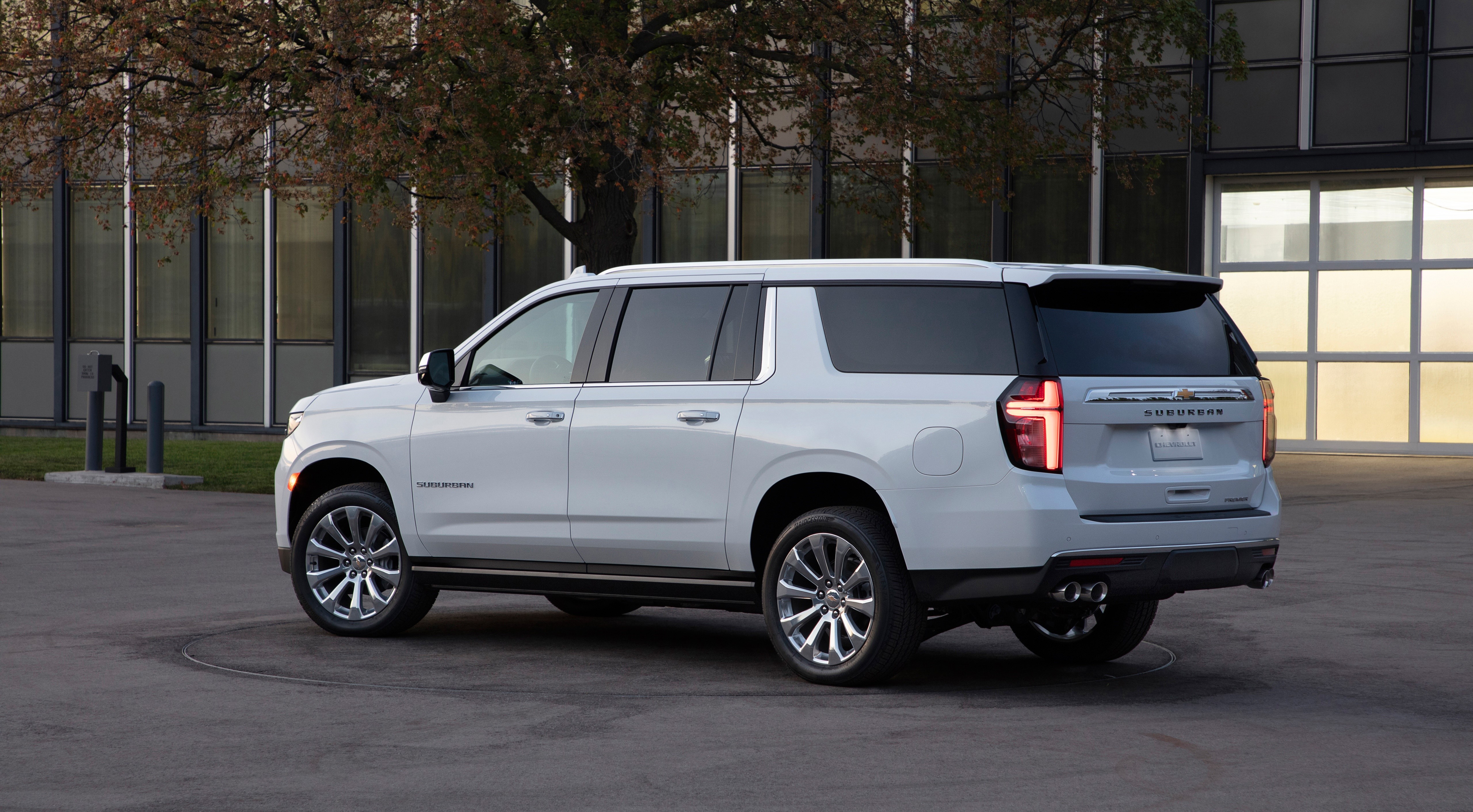 White Chevrolet Suburban SUV HD Wallpaper