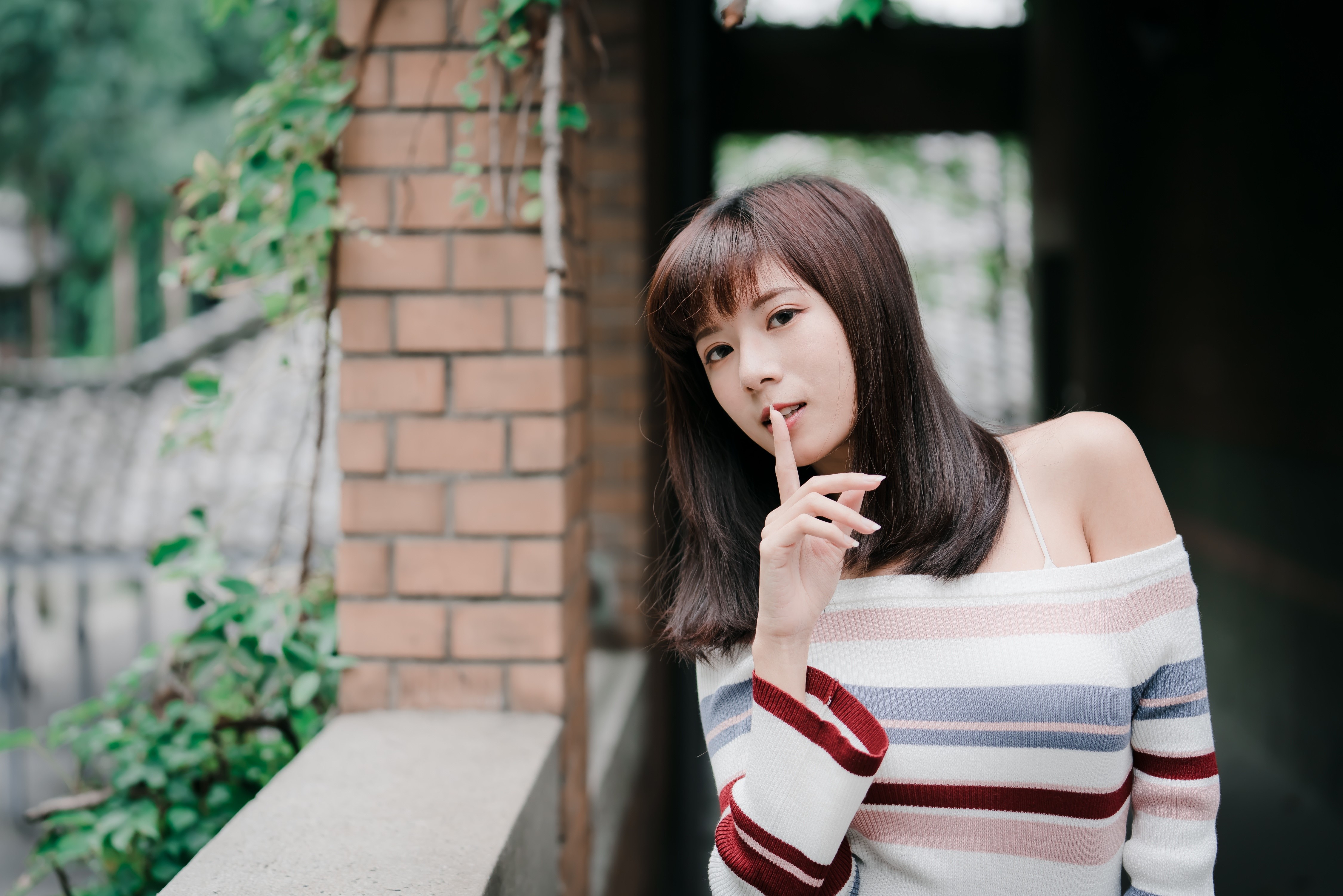 4K Portrait of Asian Woman in Sweater HD Wallpaper