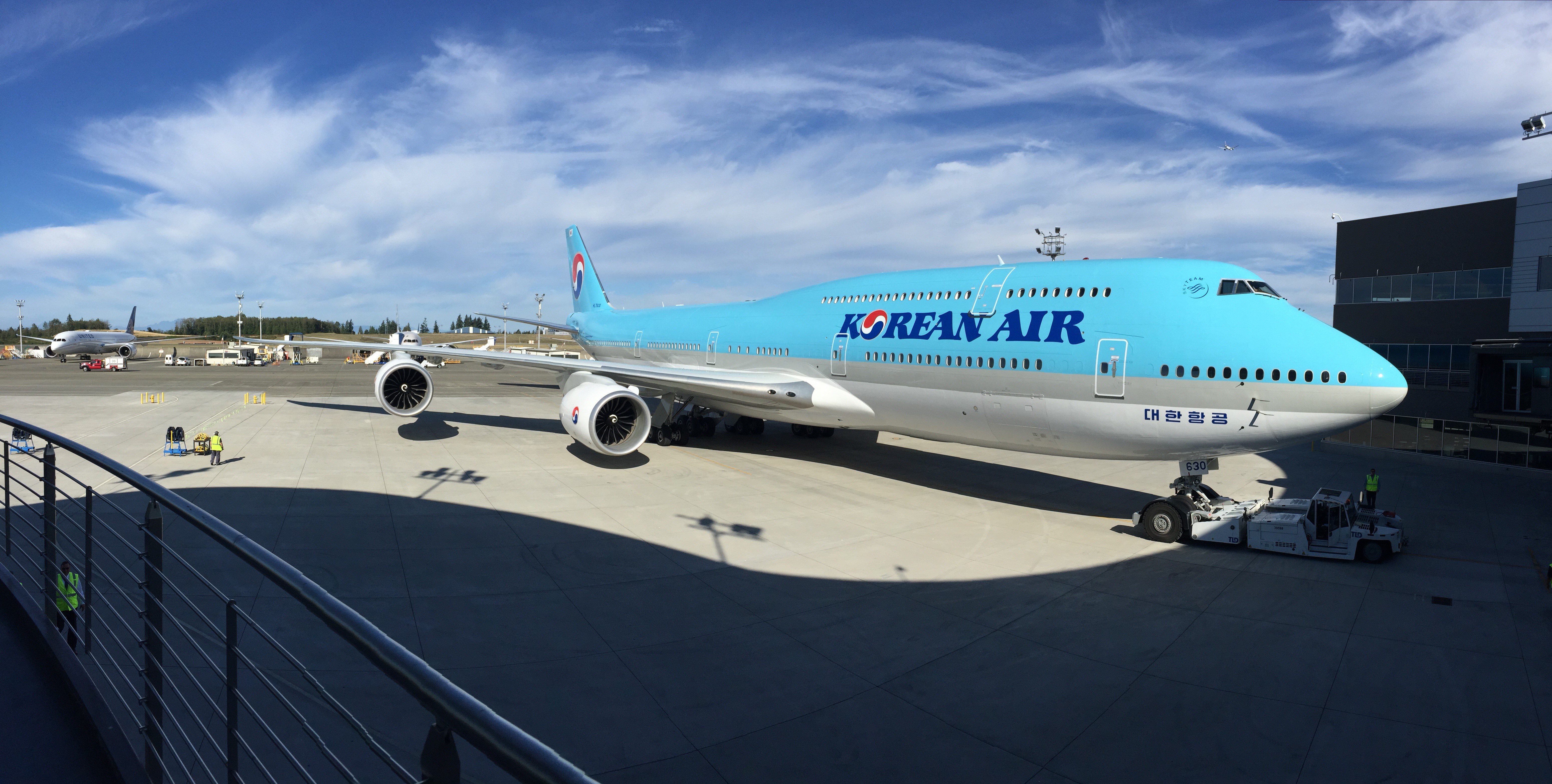 Boeing 747-8 Korean Air Airplane at Airport HD Wallpaper