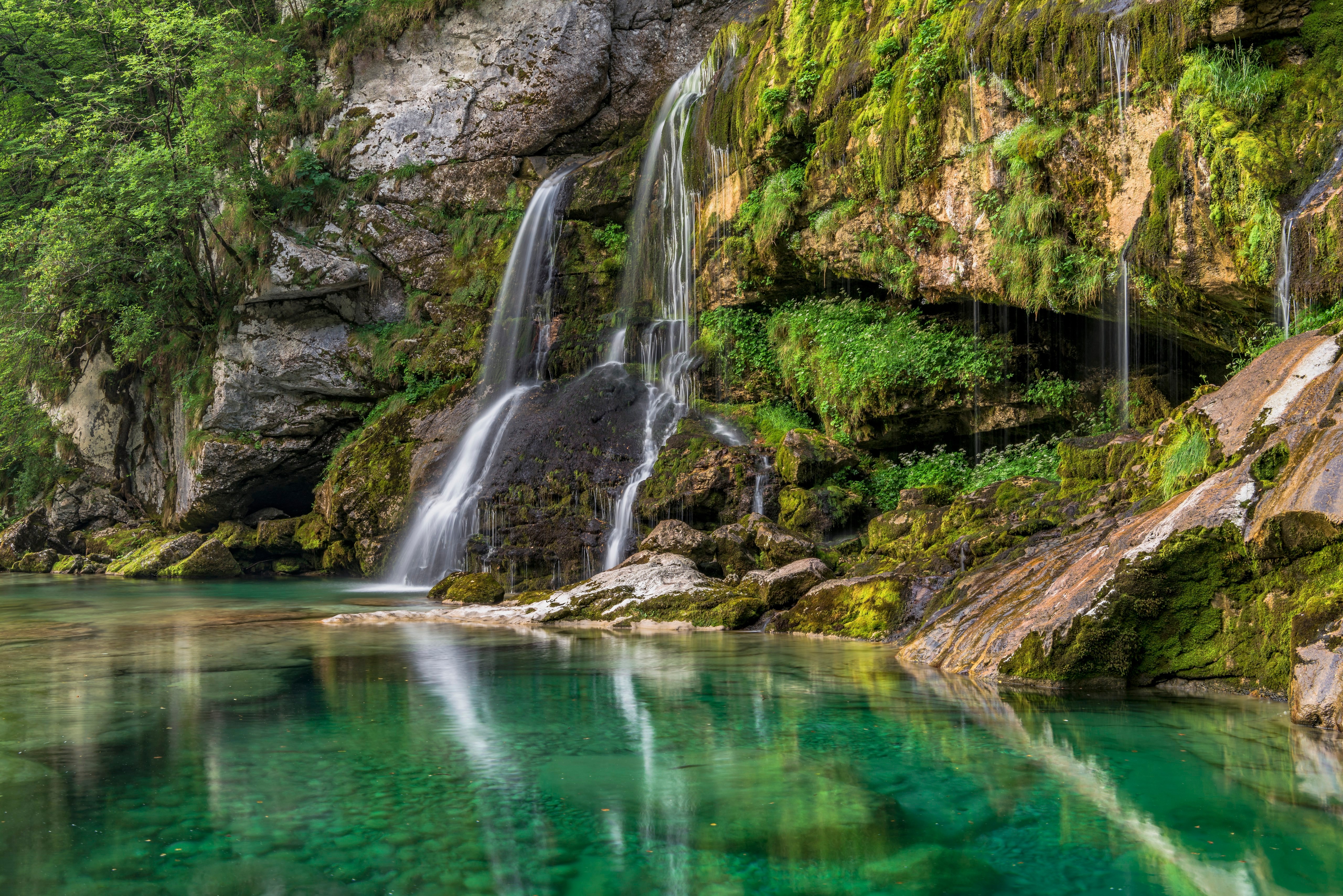 Virje Waterfall with Moss and Trees in 4K HD Wallpaper