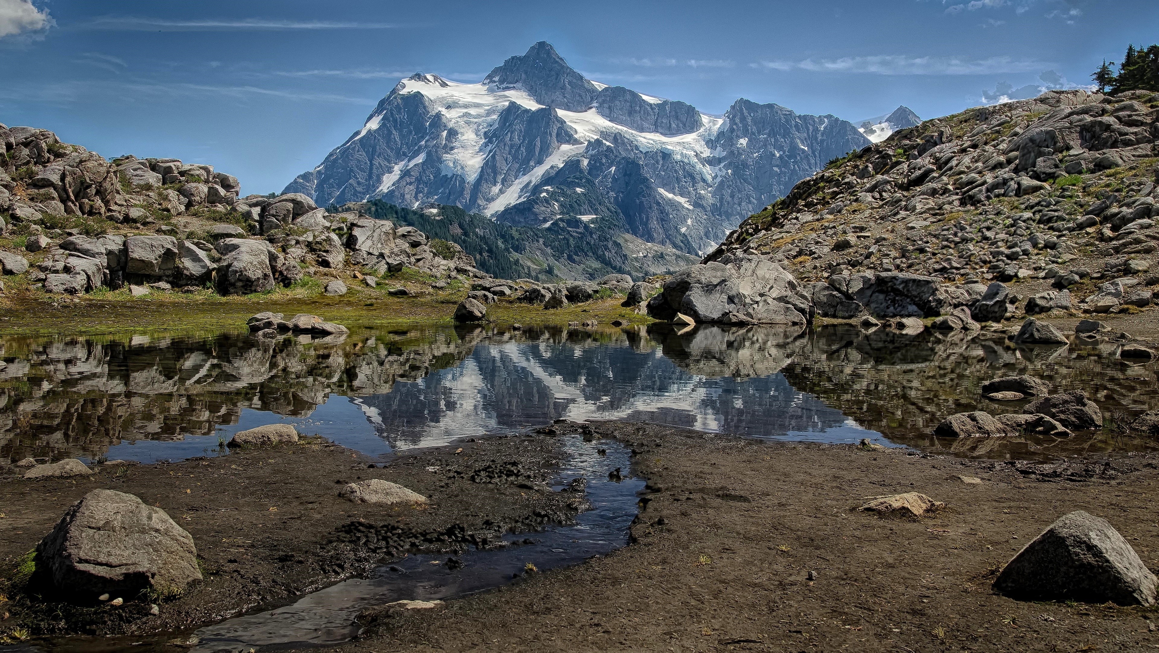 Mount Shuksan reflected in a mountain lake, Whatcom County, USA HD Wallpaper