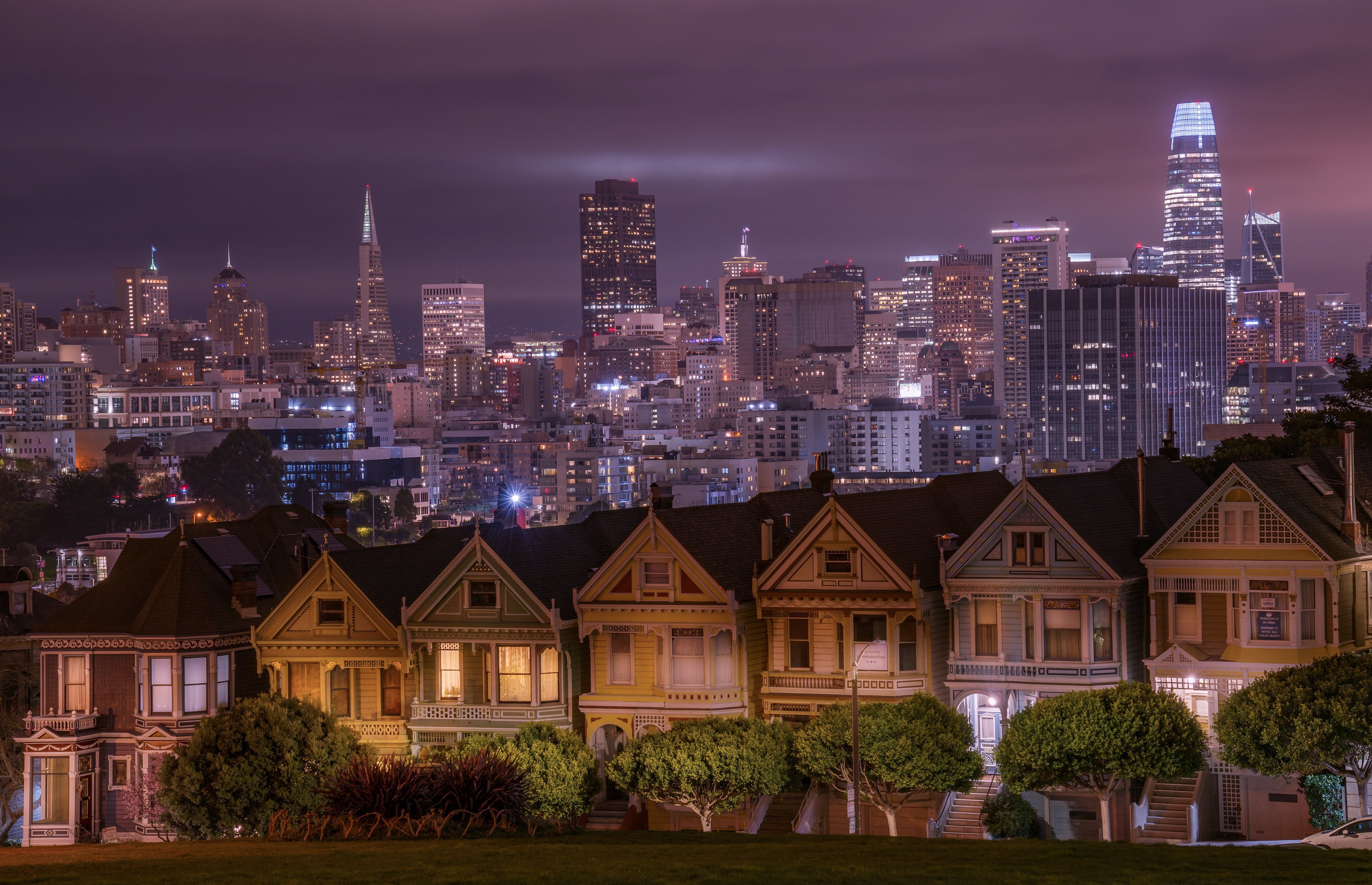 Painted Ladies and San Francisco Skyline at Night HD Wallpaper
