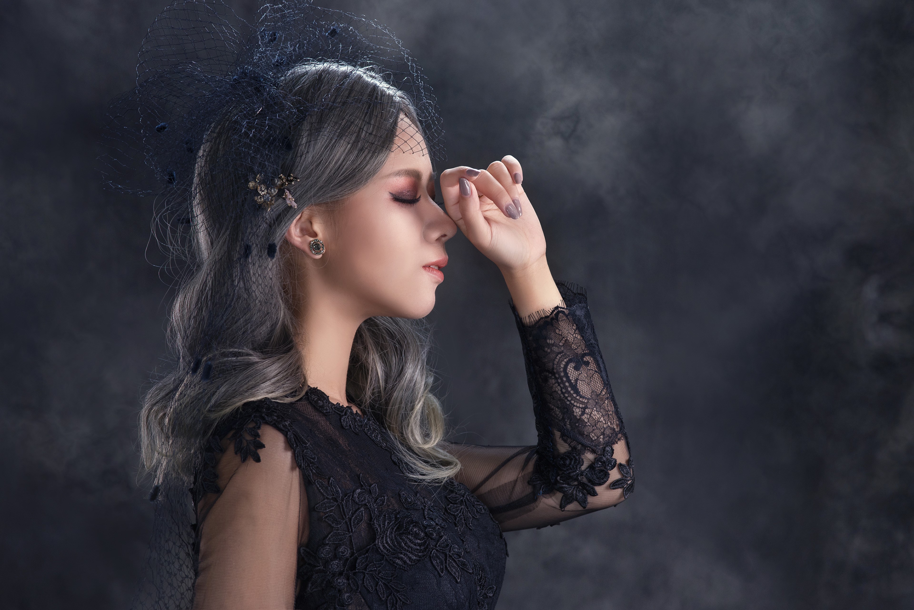 Asian woman in black lace dress and veil HD Wallpaper