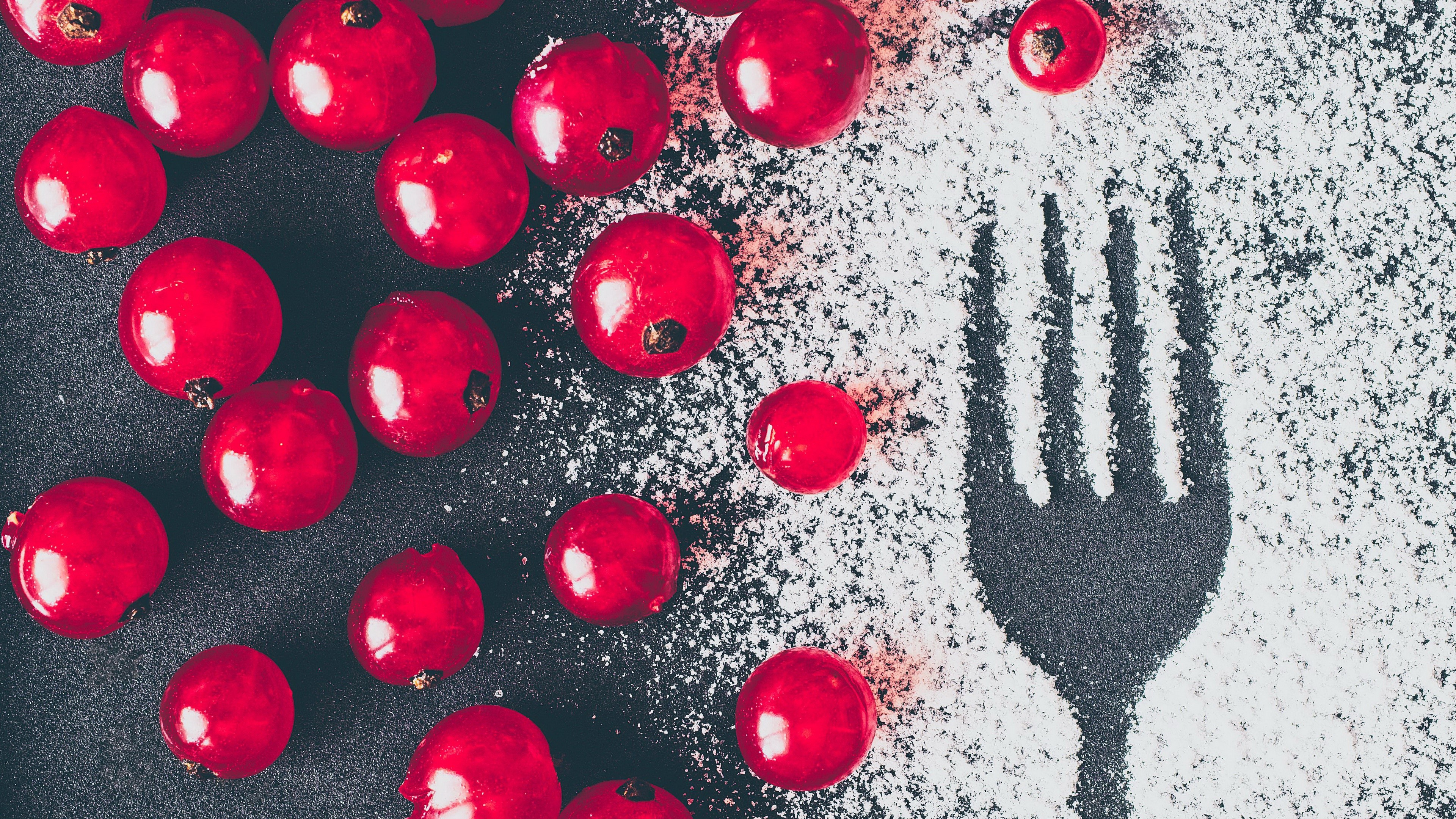 Red Currants and Fork with Powdered Sugar HD Wallpaper